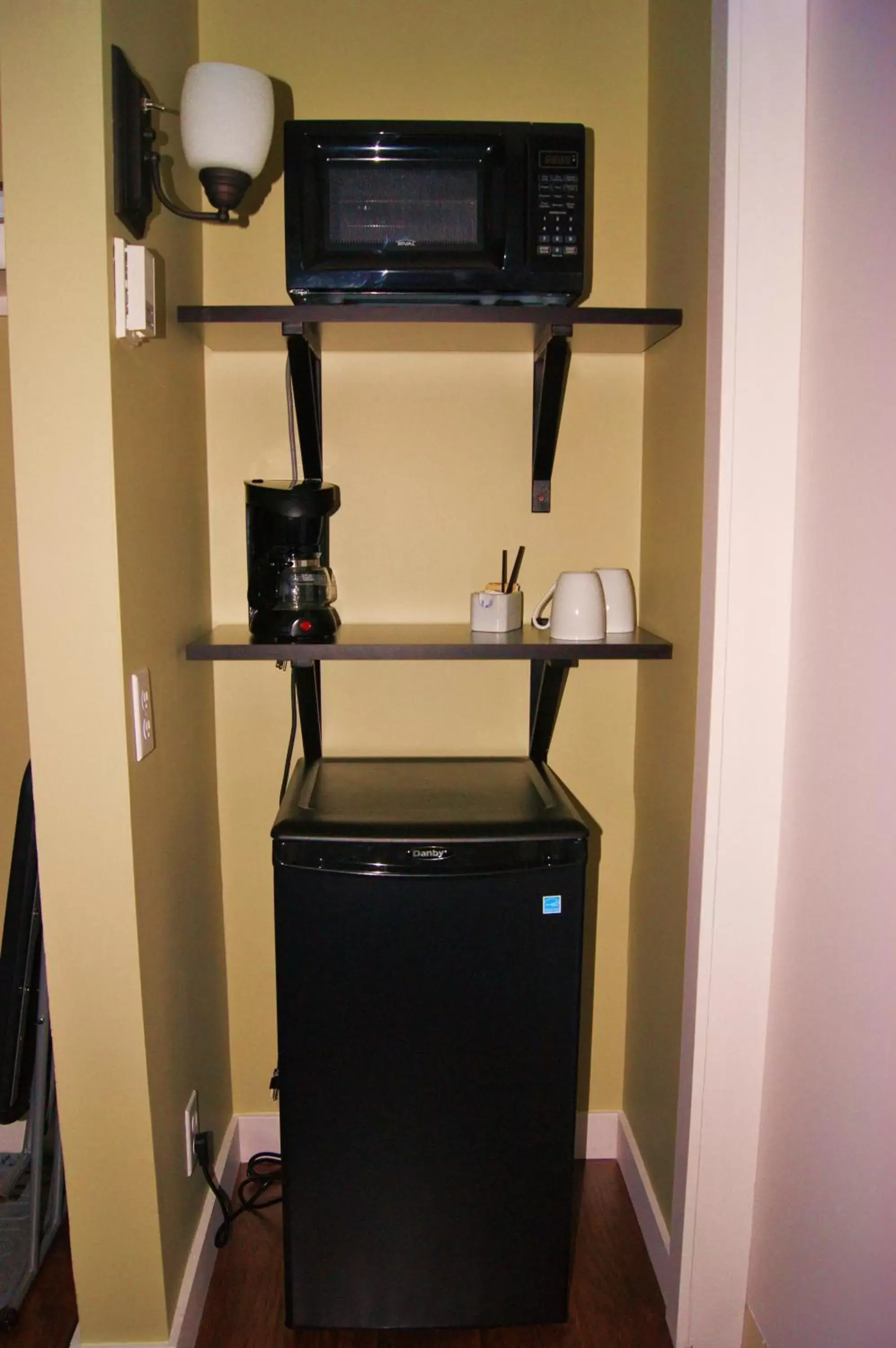 Coffee/tea facilities, TV/Entertainment Center in Stardust Inn and Chalets