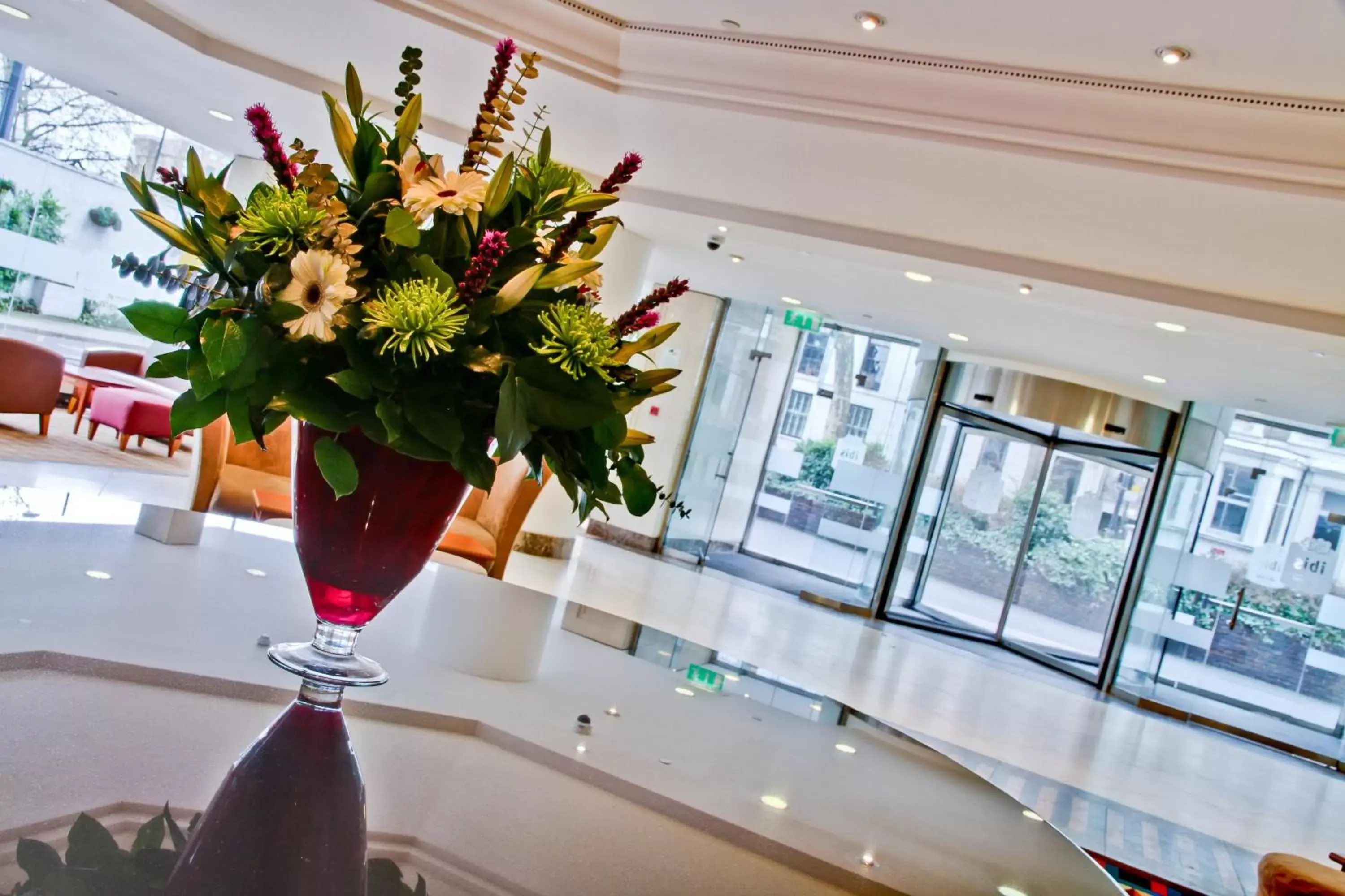 Lobby or reception in ibis London Earls Court