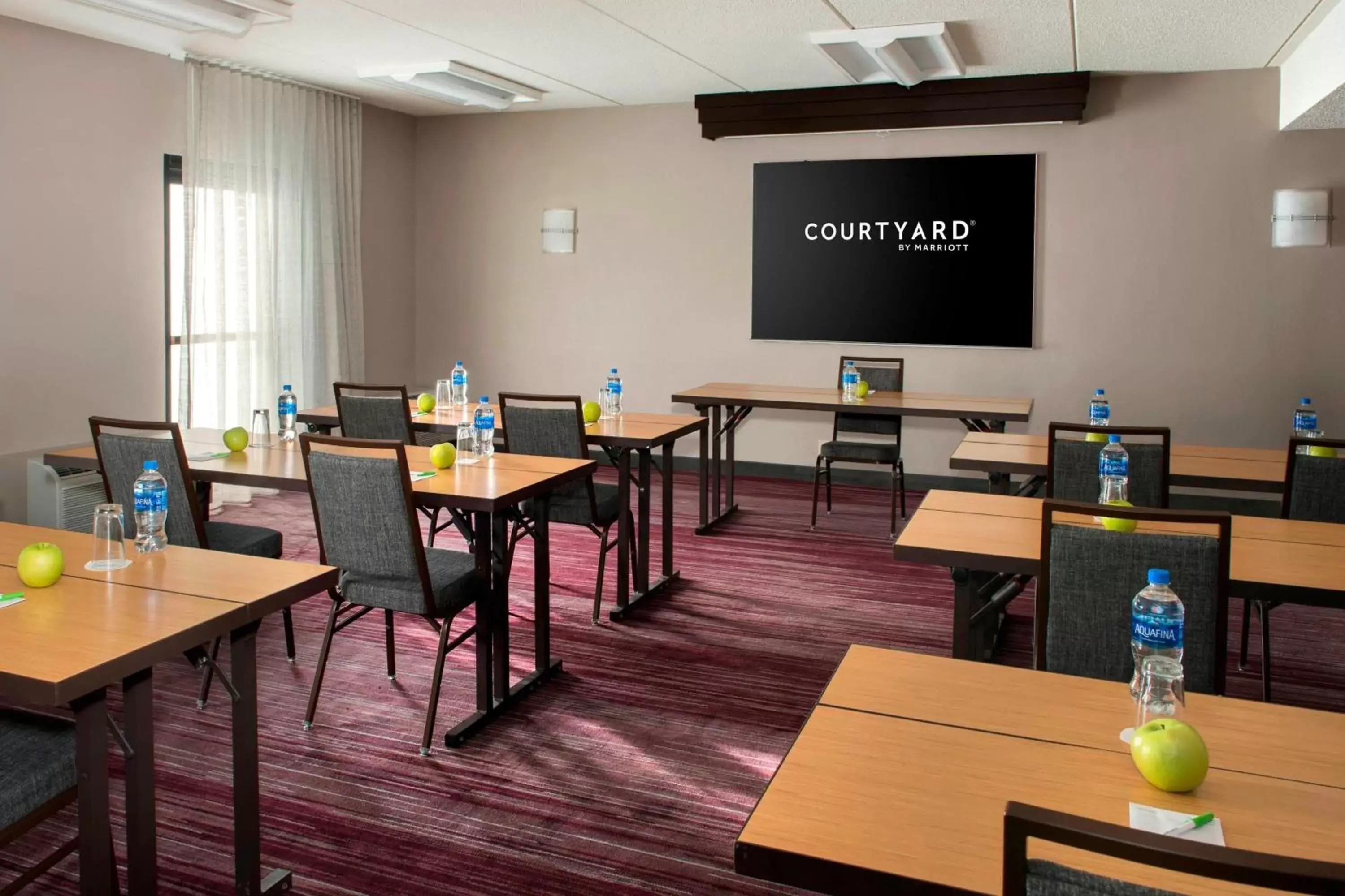 Meeting/conference room, Restaurant/Places to Eat in Courtyard by Marriott Poughkeepsie