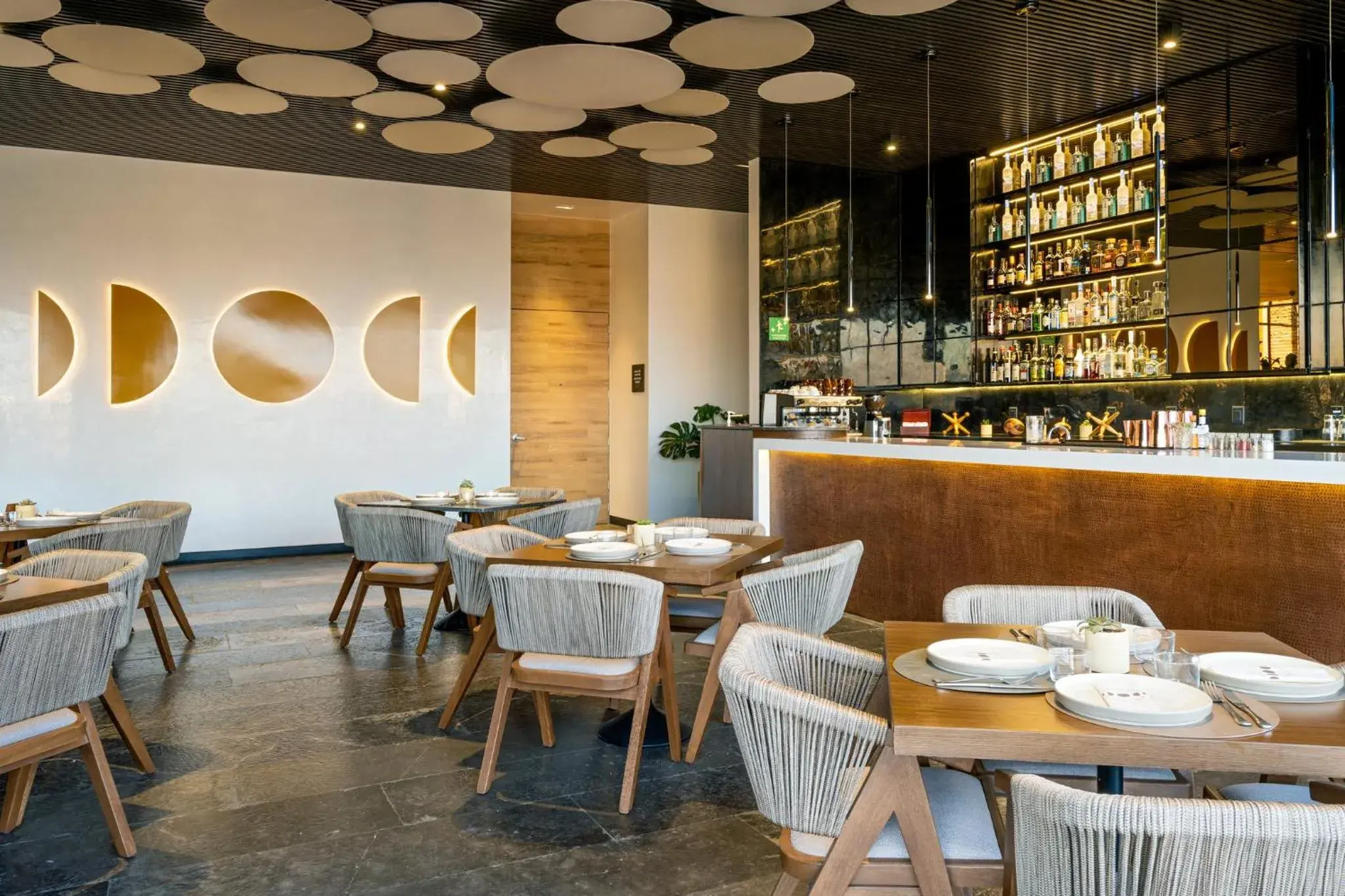 Restaurant/Places to Eat in voco Guadalajara Neruda, an IHG Hotel