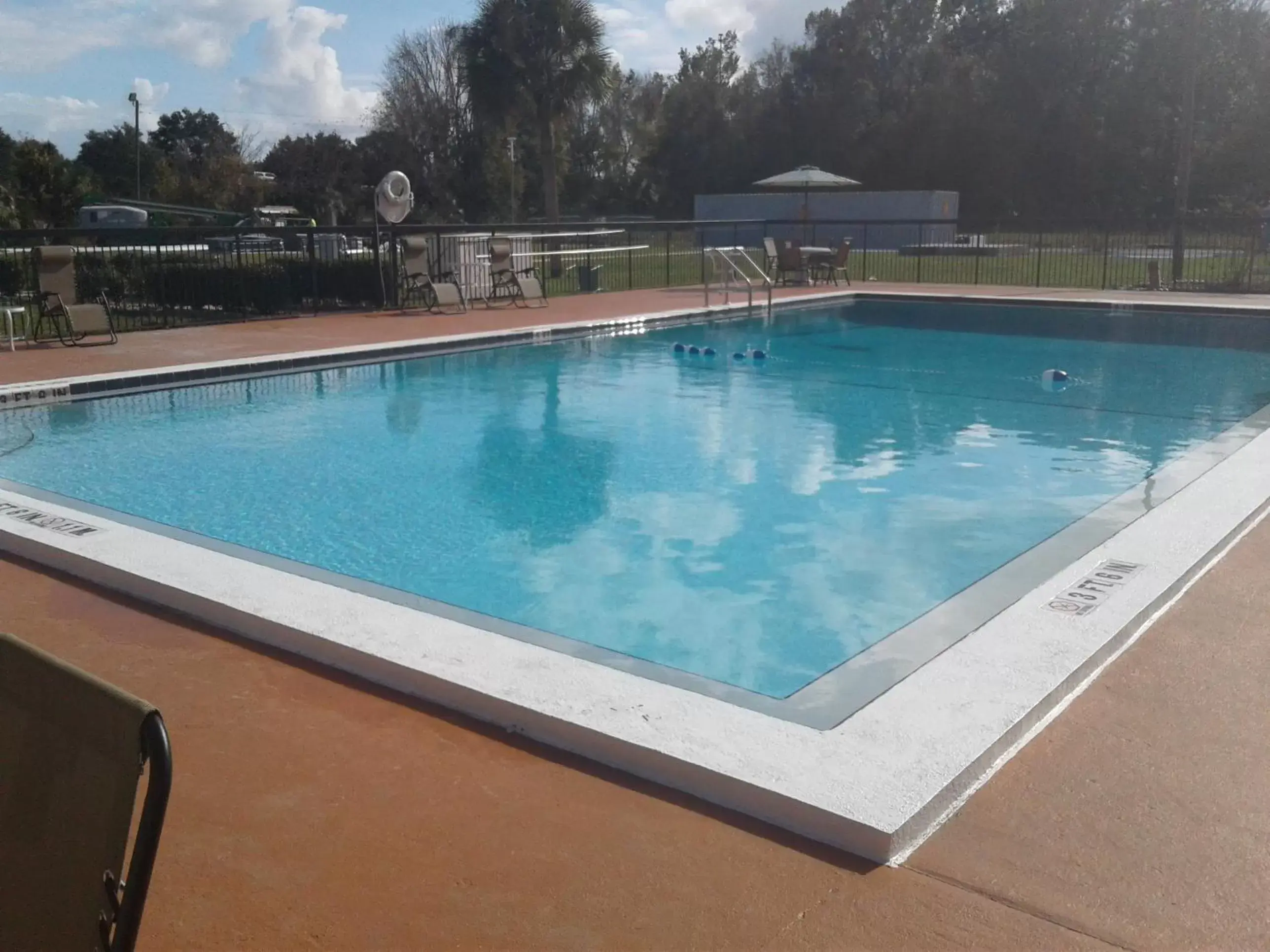 Swimming Pool in Days Inn by Wyndham Wildwood I-75