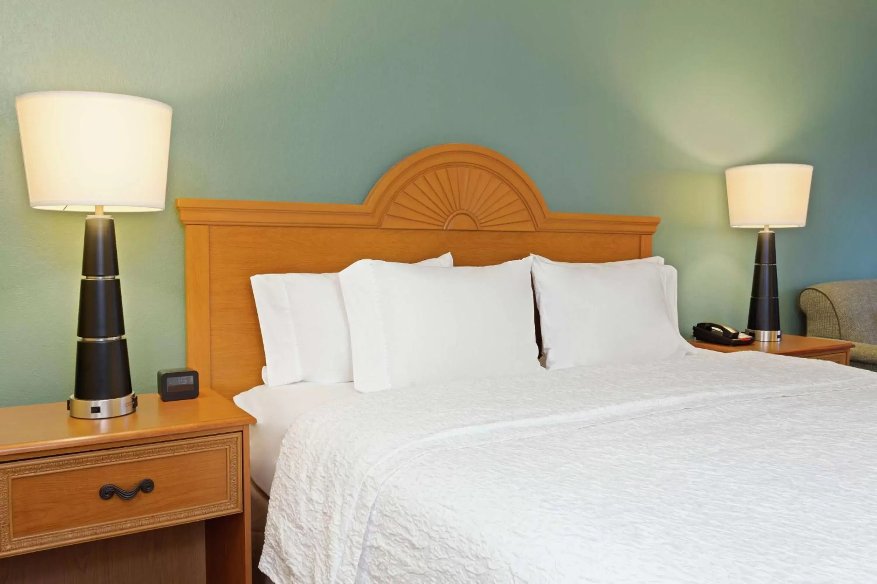 Bed in Hampton Inn & Suites Venice Bayside South Sarasota