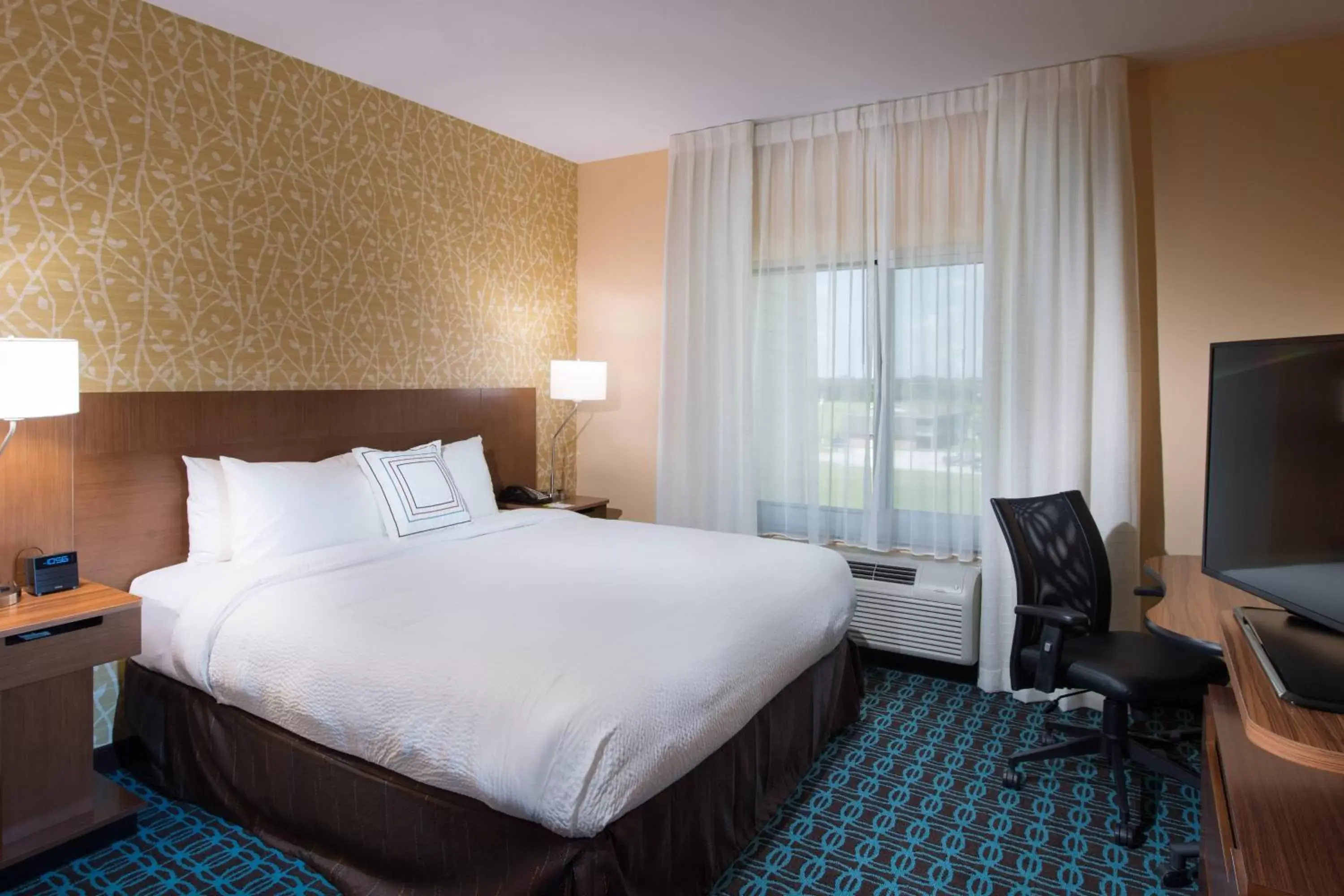 Photo of the whole room, Bed in Fairfield Inn & Suites by Marriott Houma Southeast