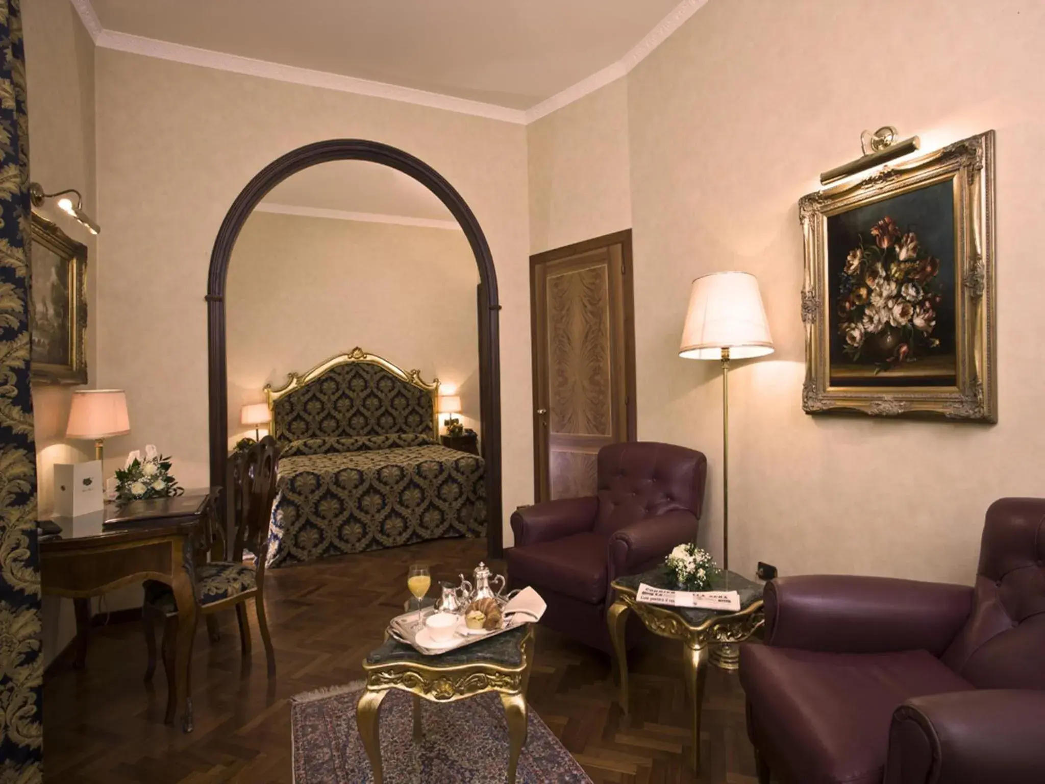 Photo of the whole room, Seating Area in Hotel Vittoria