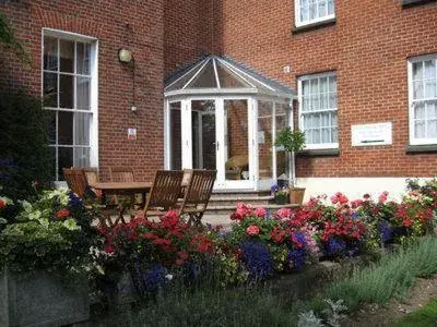 Patio, Property Building in Lysses House Hotel