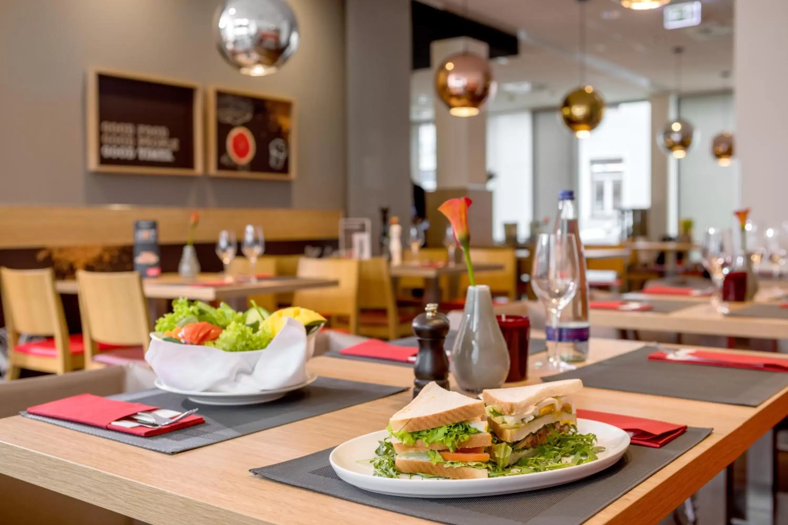 Lounge or bar, Restaurant/Places to Eat in ibis München City Süd