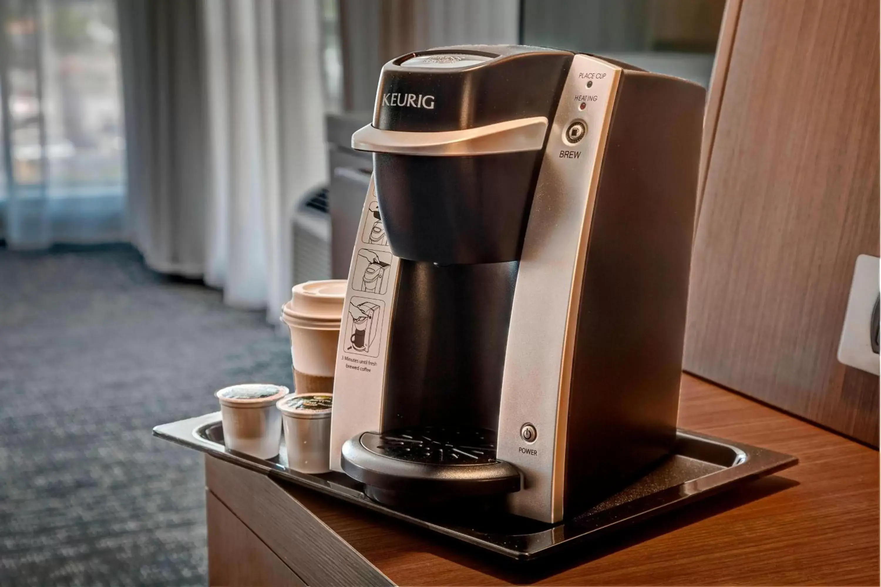 Photo of the whole room, Coffee/Tea Facilities in Courtyard by Marriott Westbury Long Island