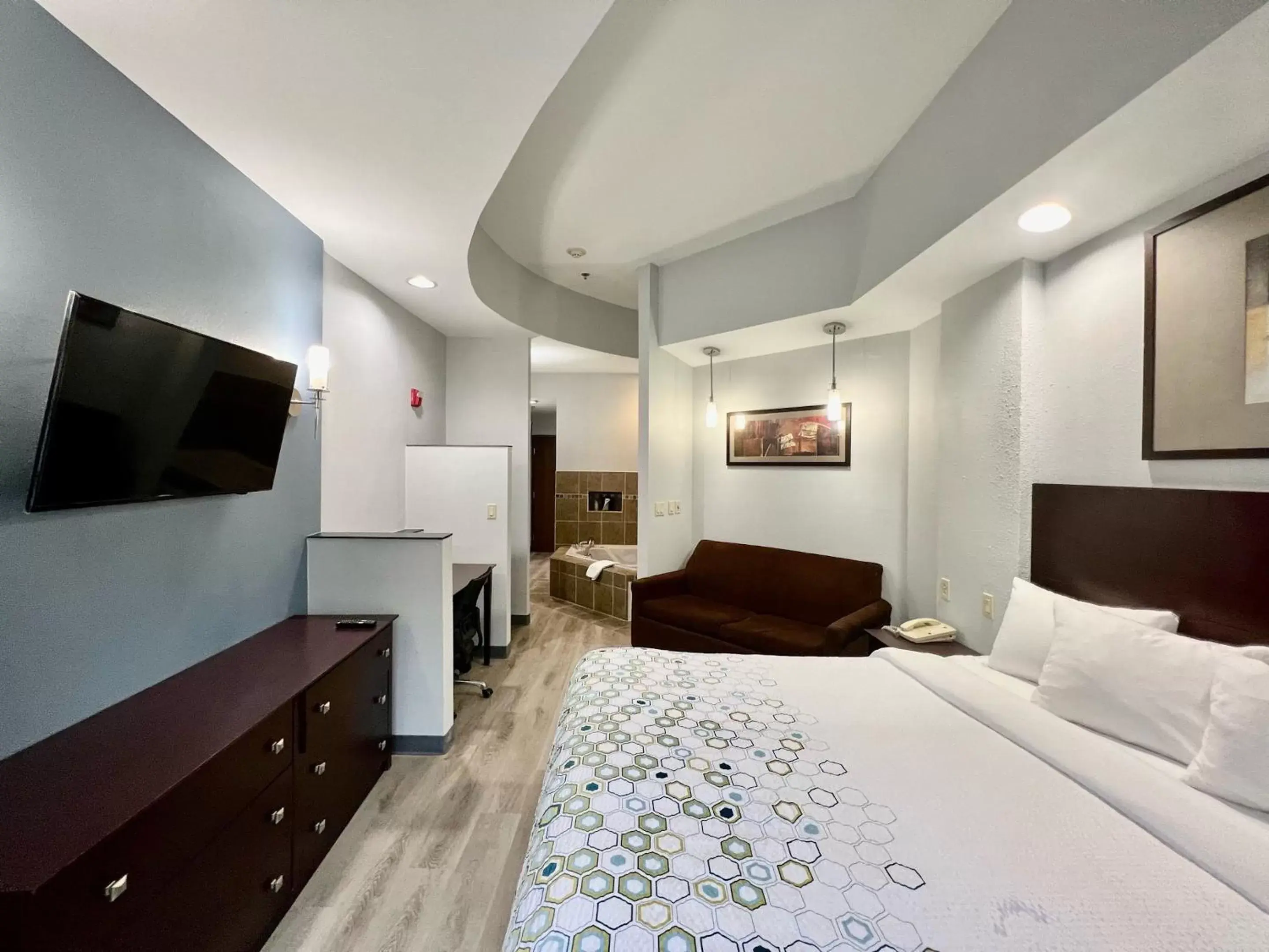 Spa and wellness centre/facilities, Bed in HomeTowne Studios & Suites Washington Spa and wellness centre/facilities, Bed in HomeTowne Studios & Suites Washington