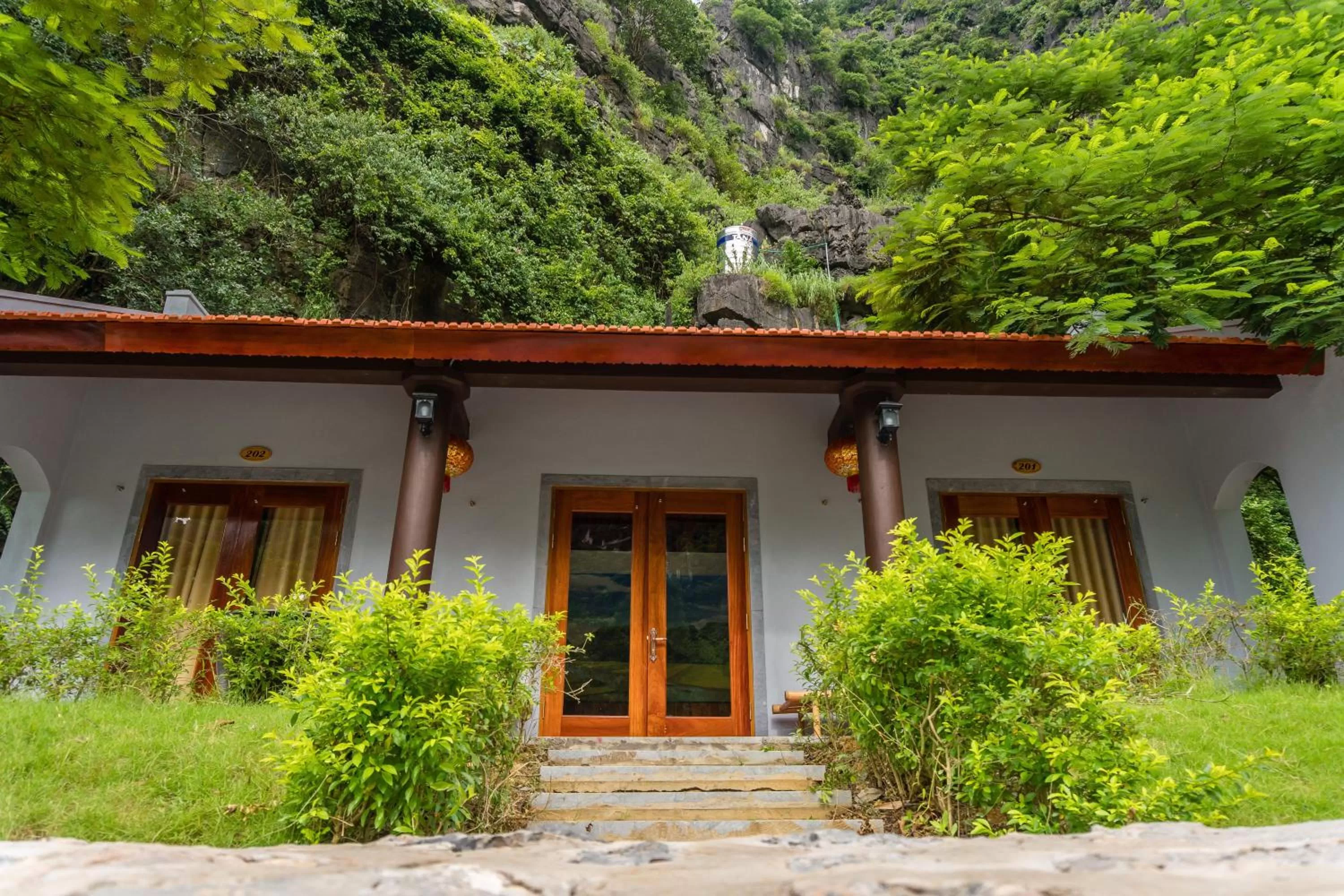 Property Building in Mua Caves Ecolodge (Hang Mua)