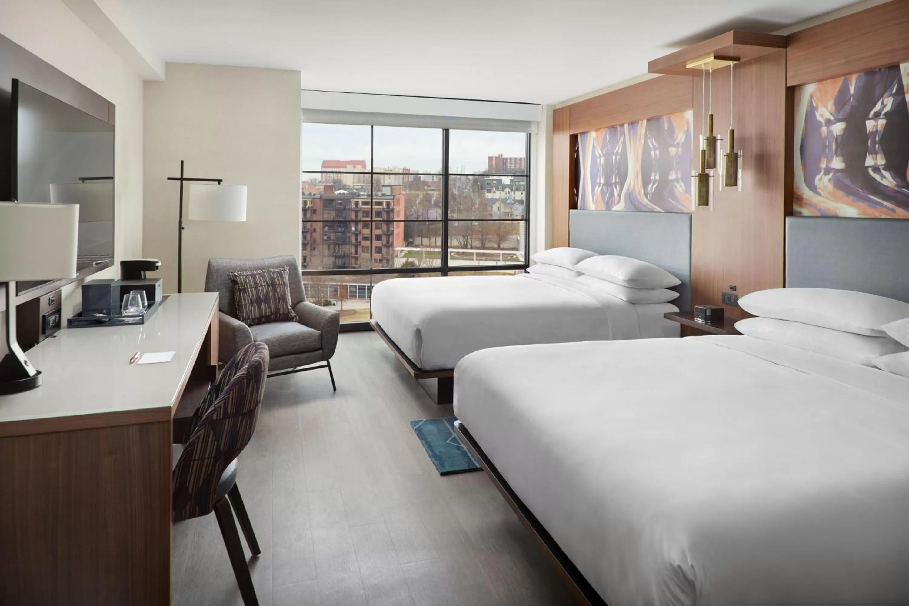 Photo of the whole room, Bed in Marriott Knoxville Downtown