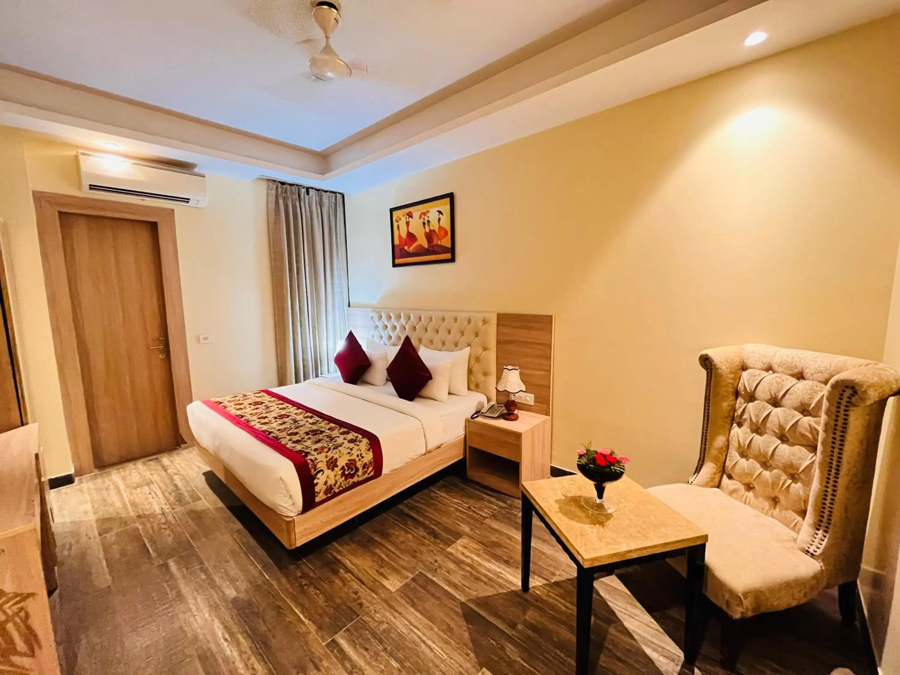 Bed in Hotel Banz - Near Delhi International Airport