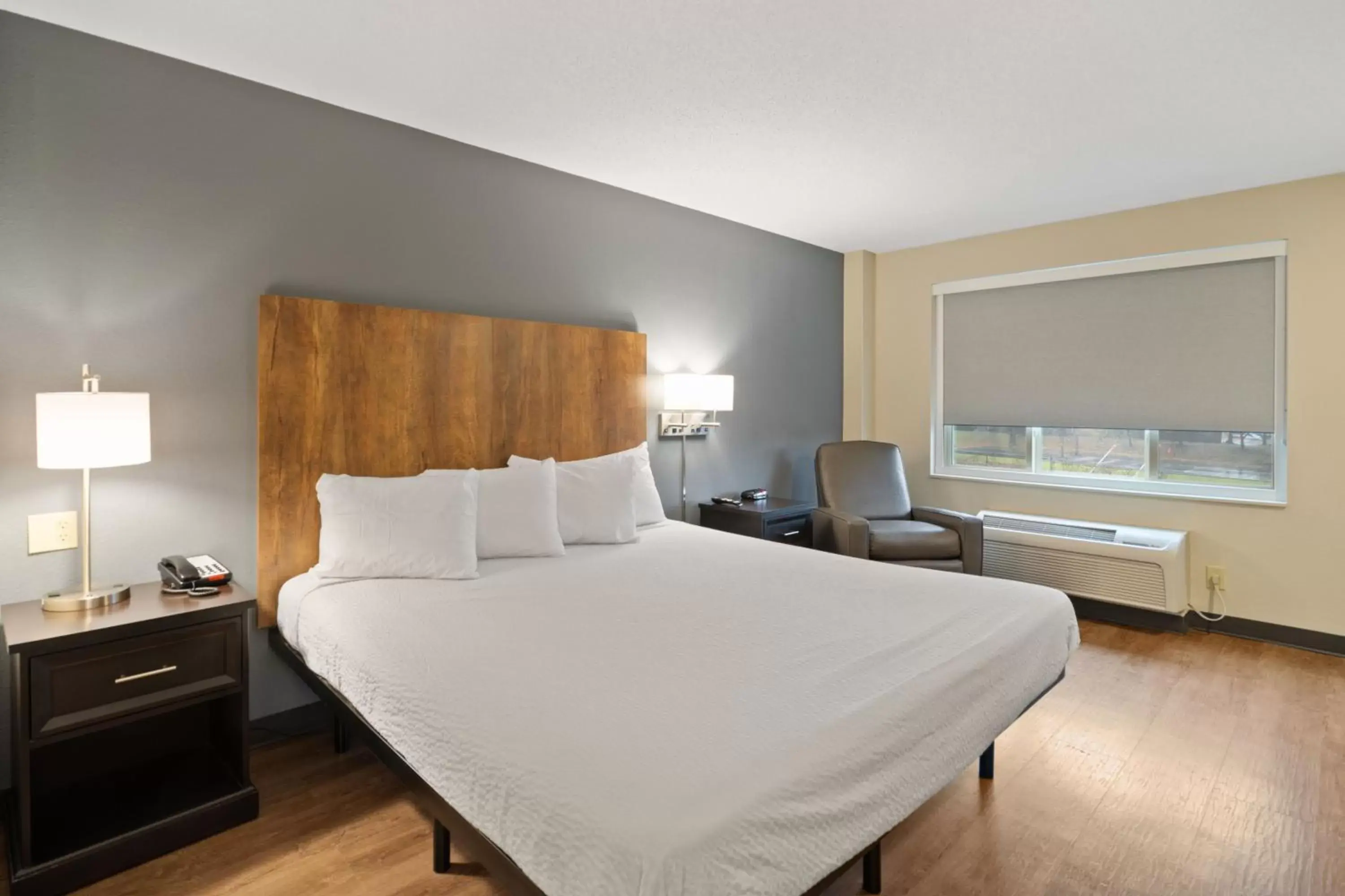 Bed in Extended Stay America Suites - Washington, DC - Centreville - Manassas
