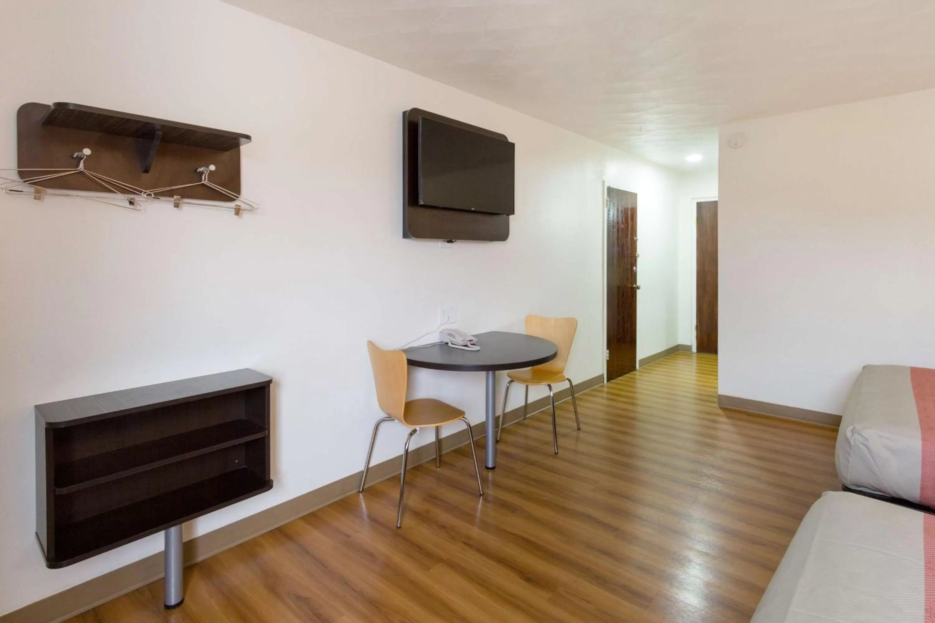 TV and multimedia in Motel 6-Sidney, OH