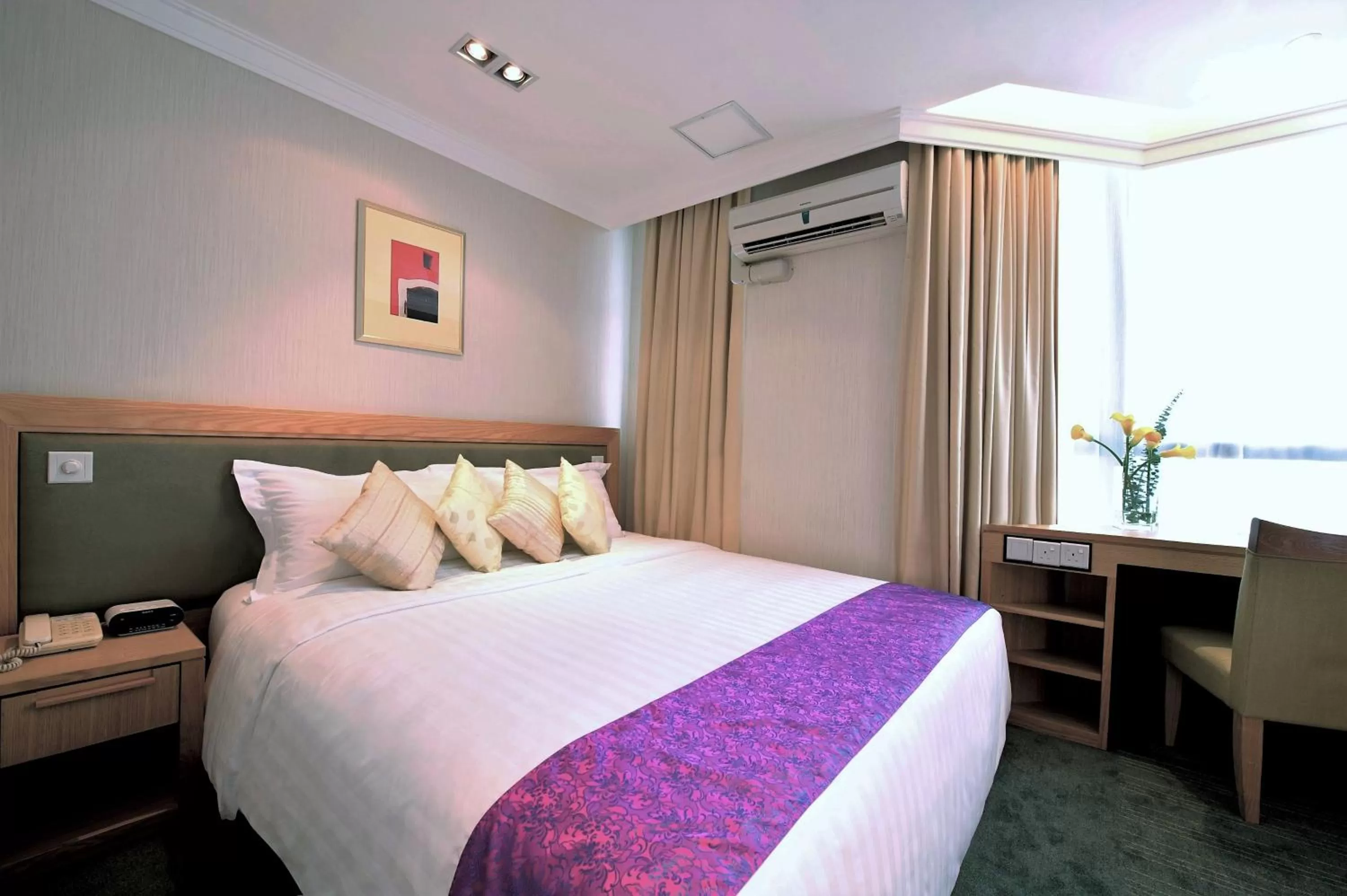 Bed in Bishop Lei International House