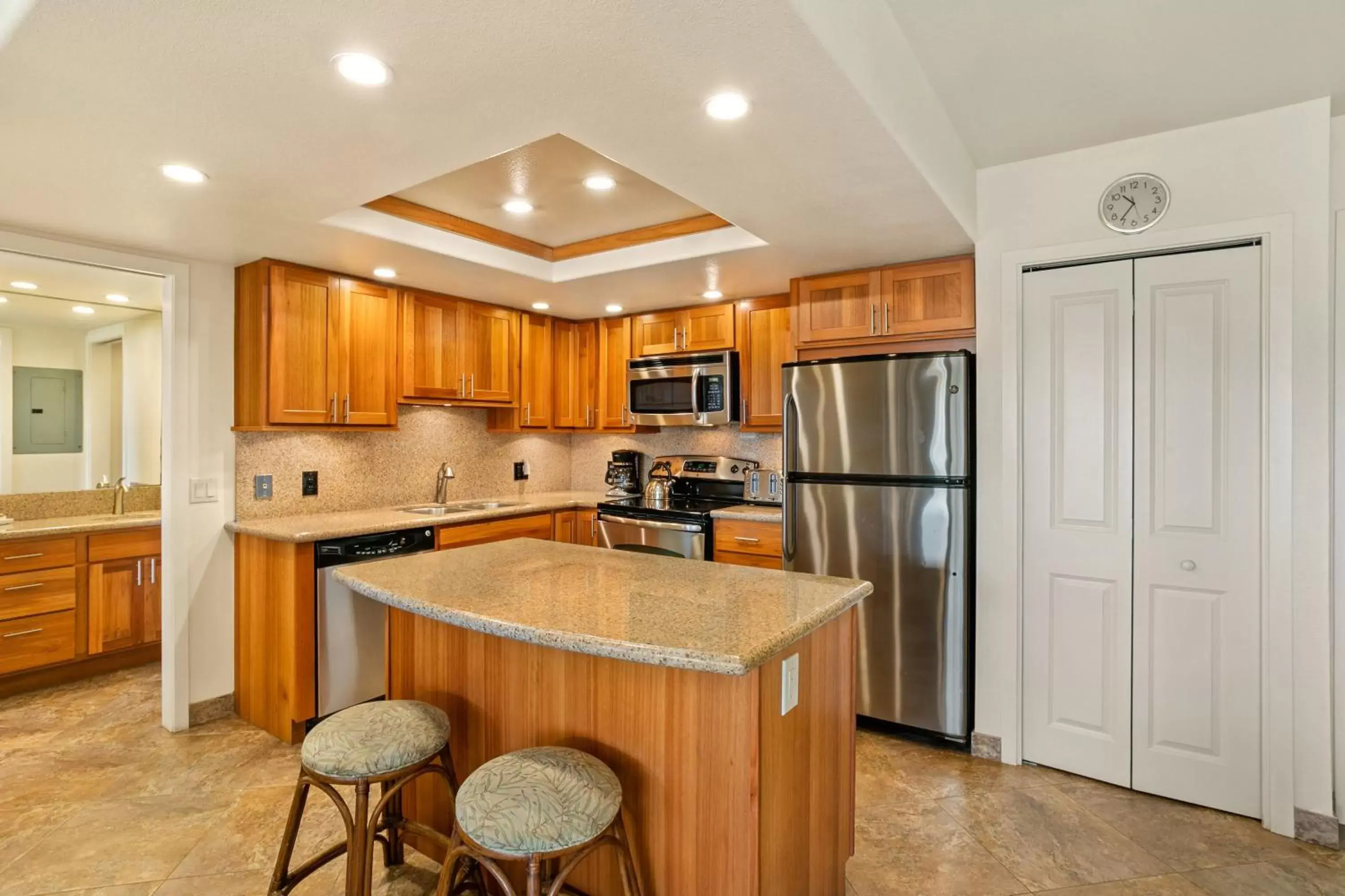 Kitchen or kitchenette, Kitchen/Kitchenette in Aston at the Maui Banyan