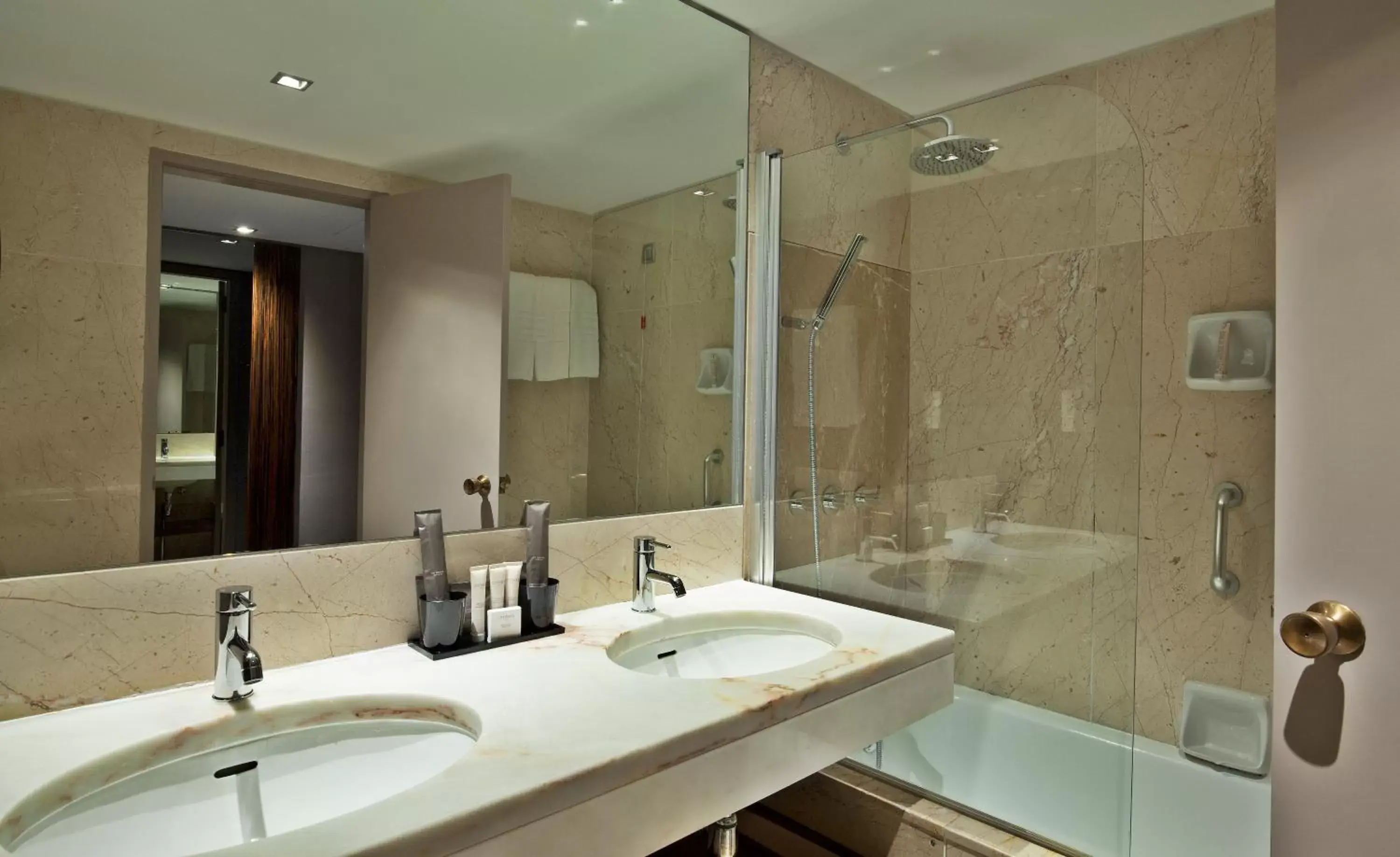 Bathroom in Altis Grand Hotel