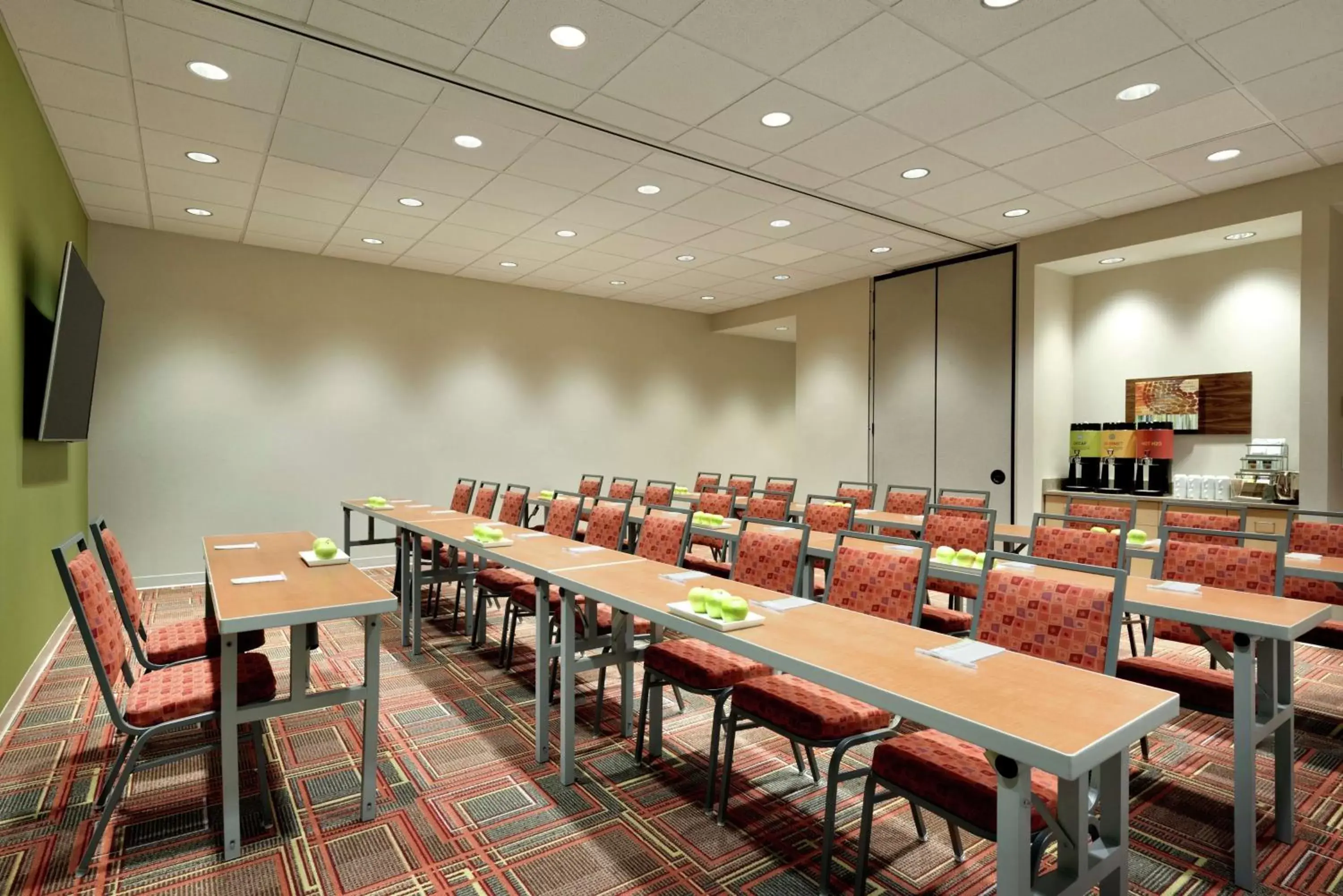 Meeting/conference room in Home2 Suites by Hilton Cleveland Independence