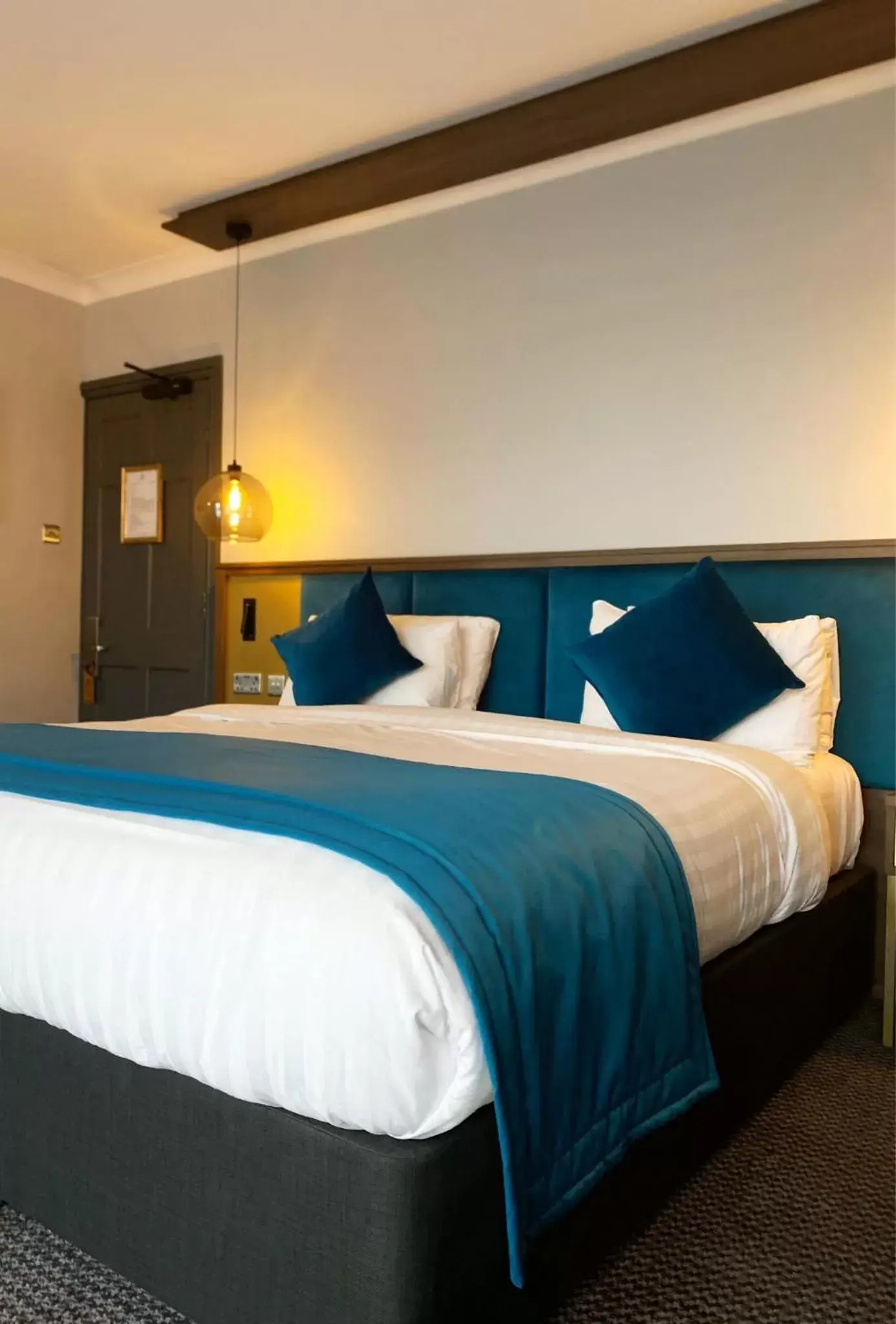 Bed in Rutland Hall Hotel