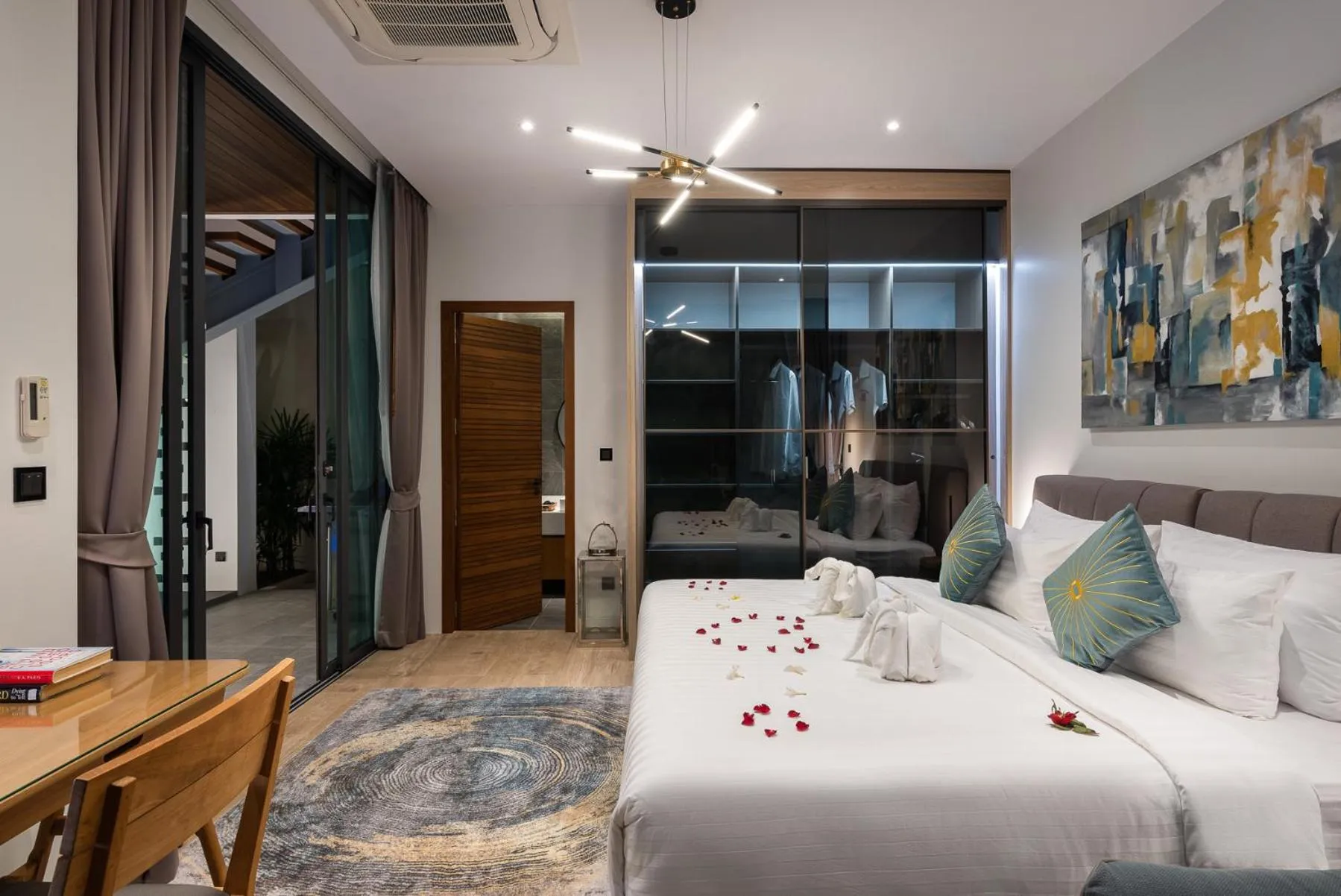 Bed in Inspire Villas Phuket