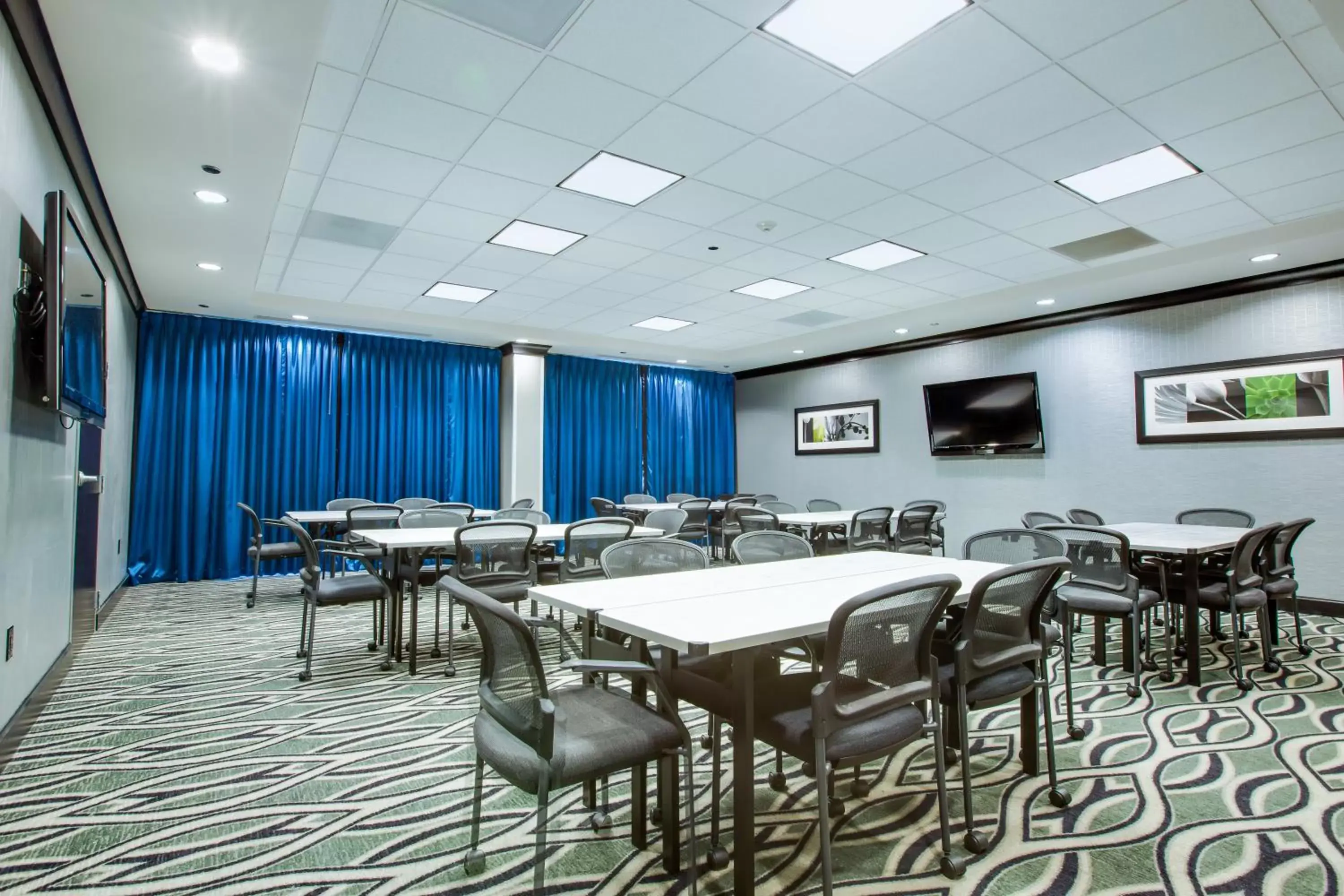 Meeting/conference room in Holiday Inn Express and Suites North Charleston, an IHG Hotel