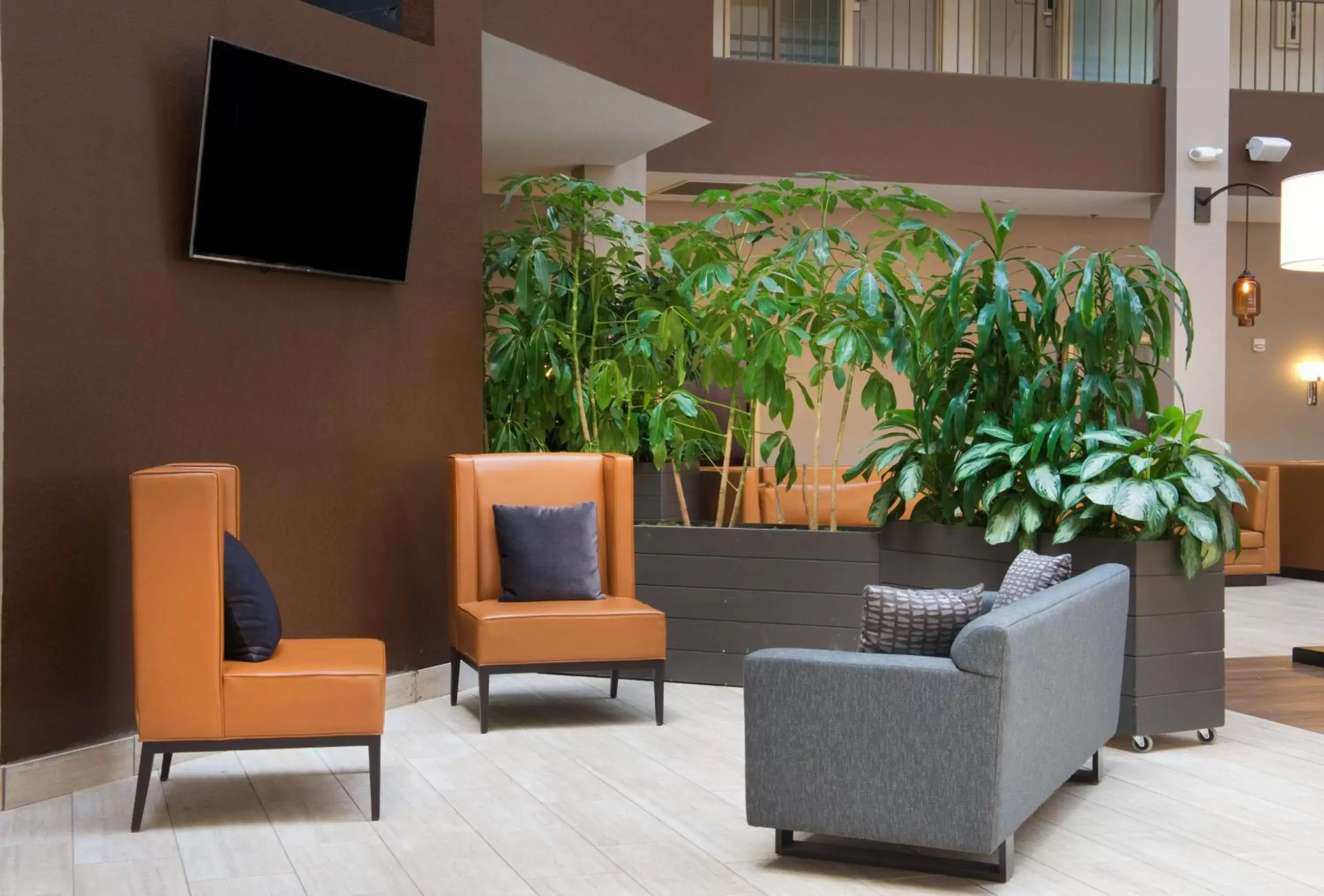 Lobby or reception, TV/Entertainment Center in Embassy Suites by Hilton Seattle North Lynnwood