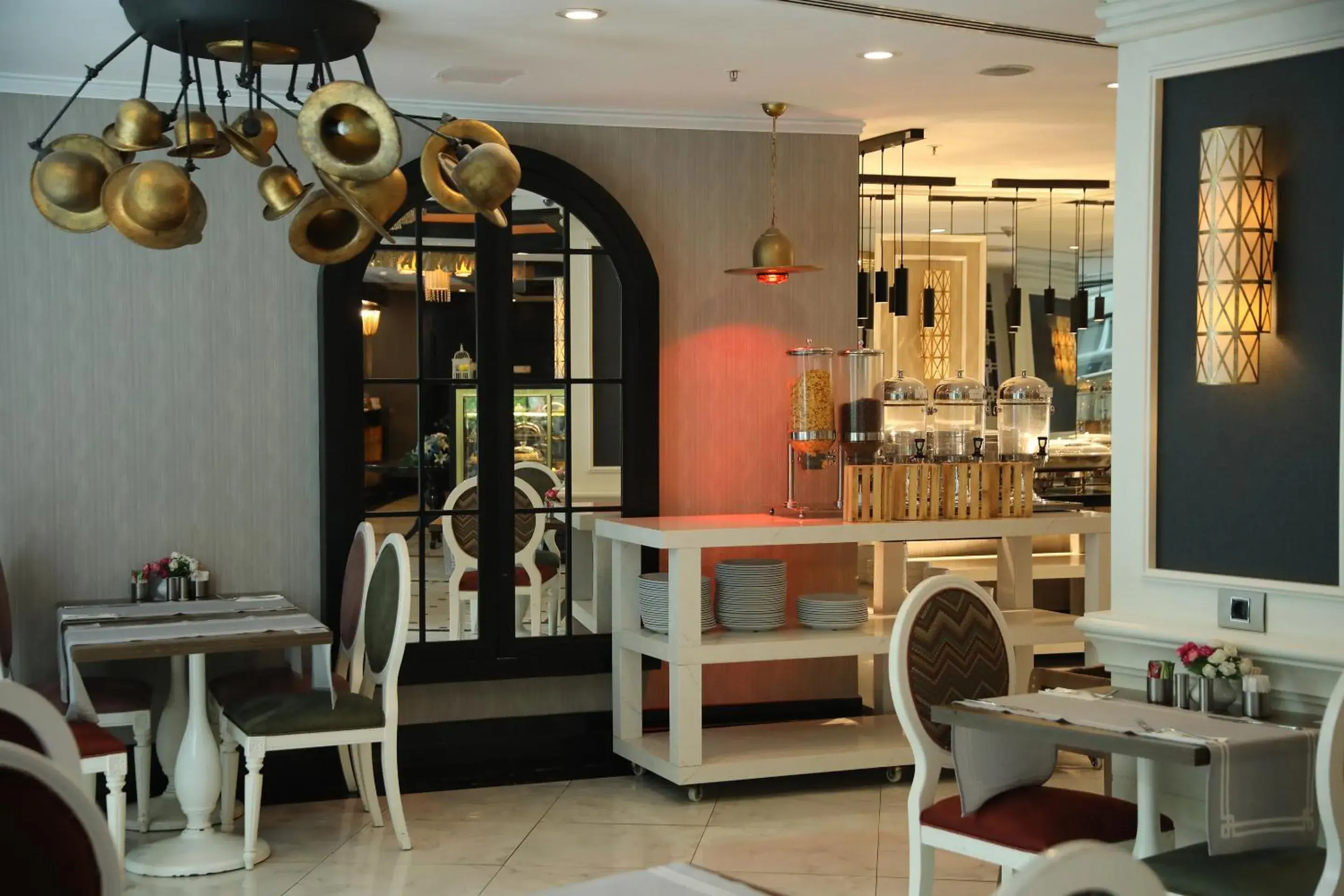 Breakfast, Restaurant/Places to Eat in Mia Berre Hotels