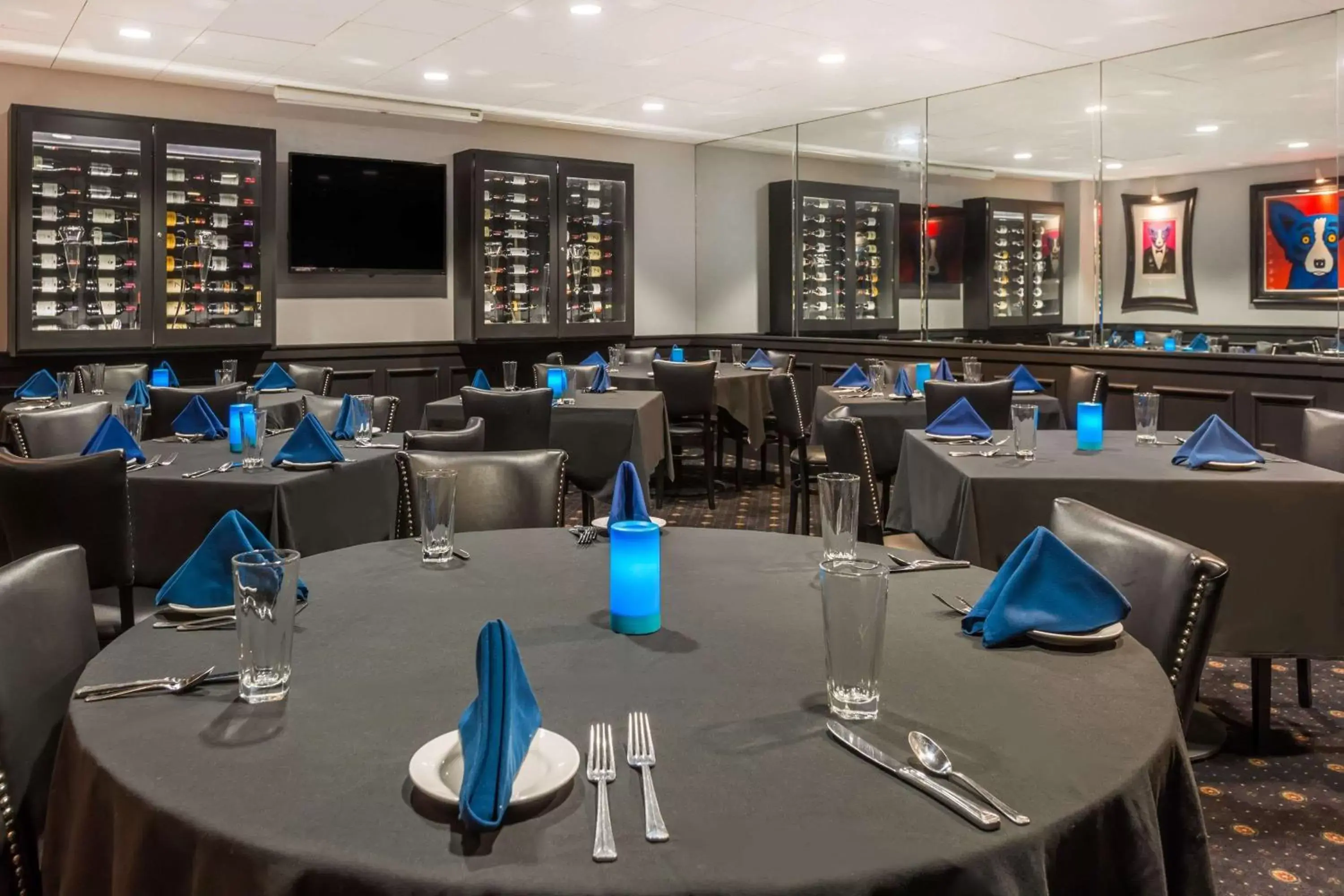 Restaurant/Places to Eat in Wyndham Riverfront Hotel