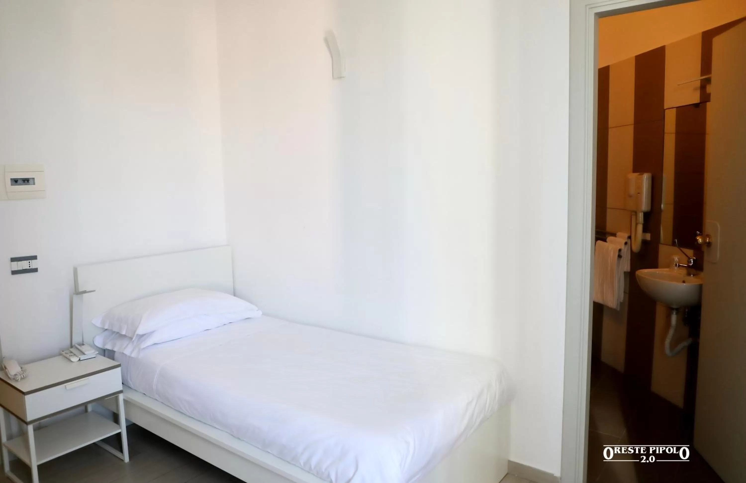 Bedroom, Bed in Up Hotel