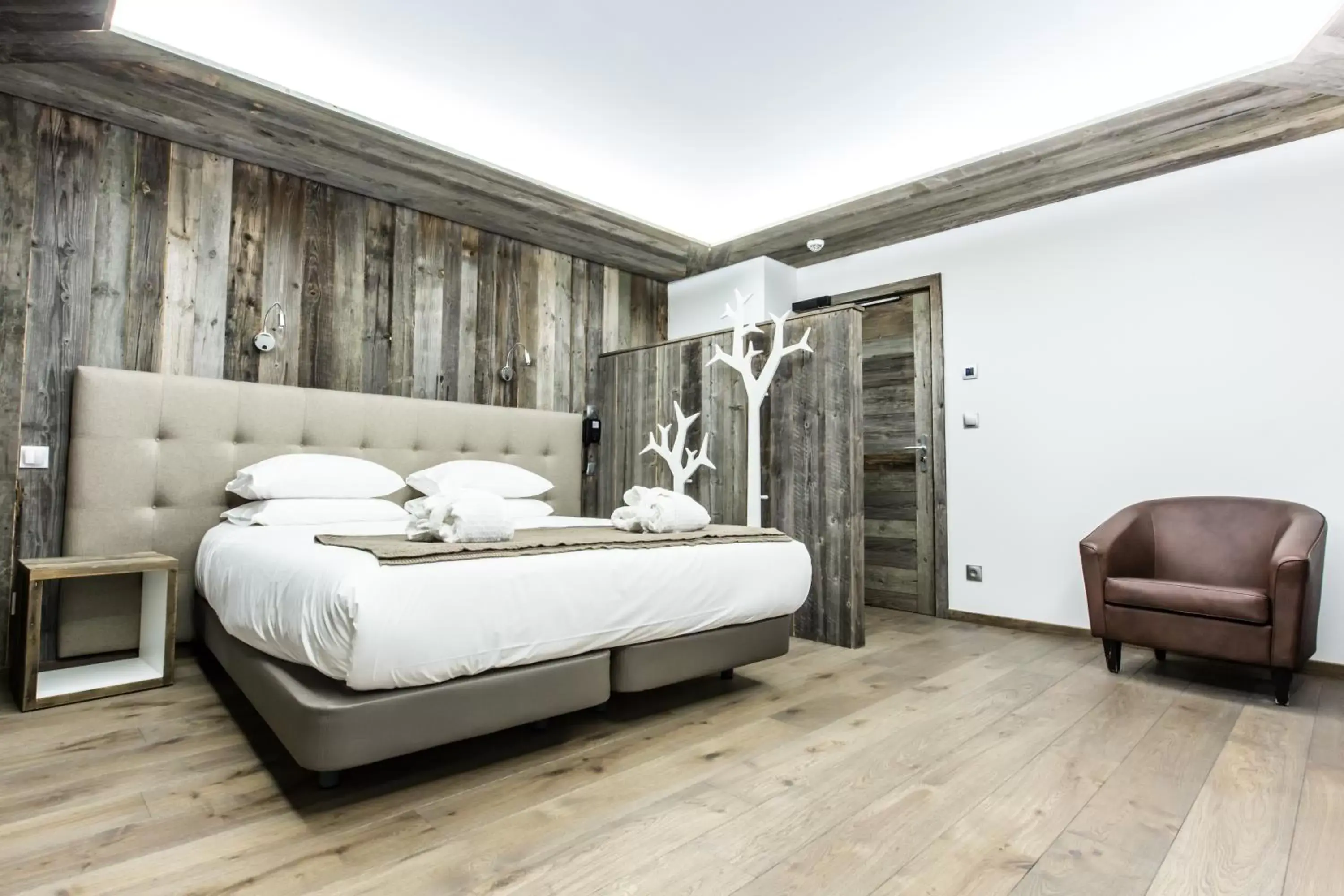 Bedroom, Bed in Hôtel Spa Crychar