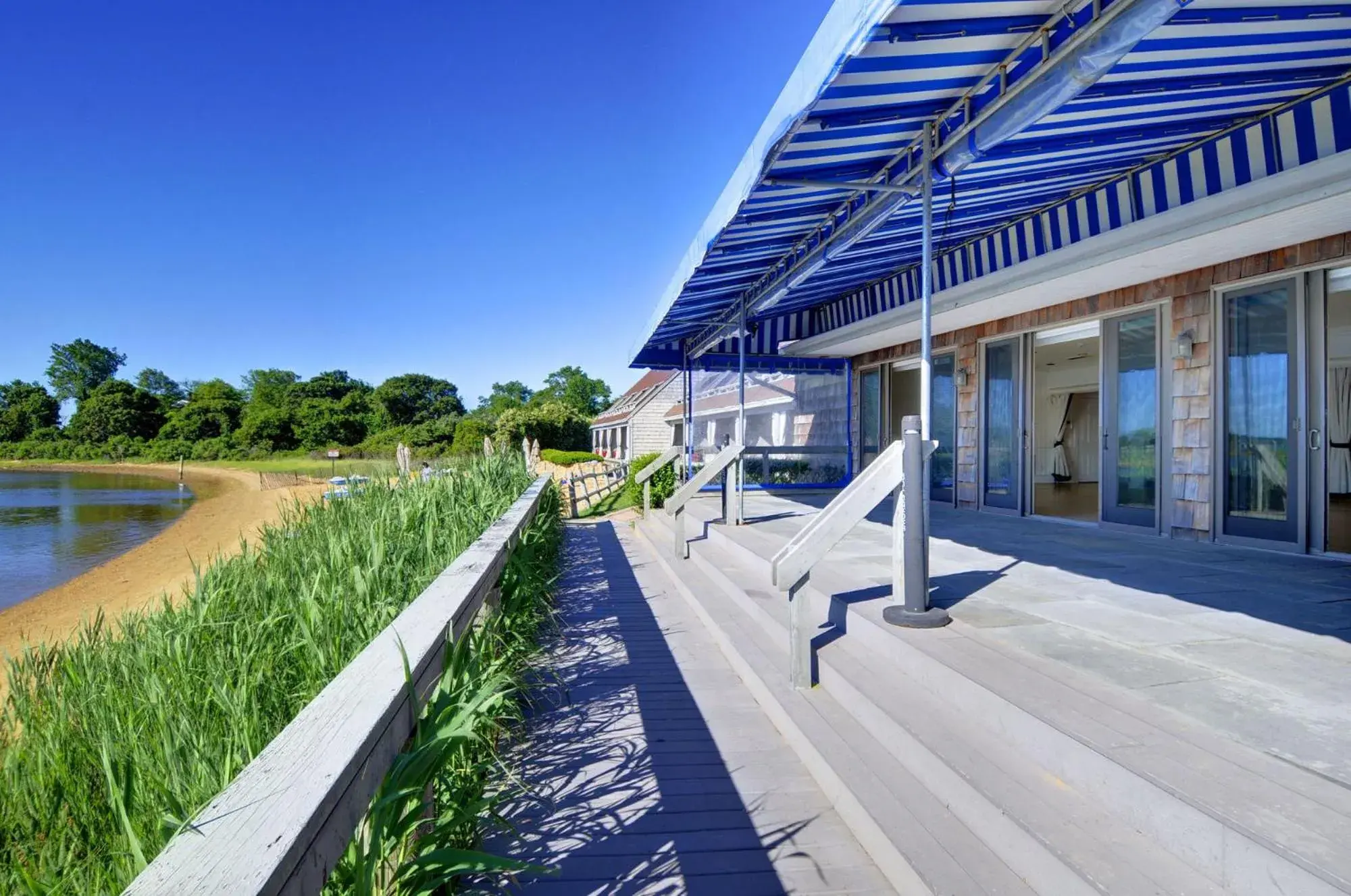 Facade/entrance, Swimming Pool in Montauk Yacht Club