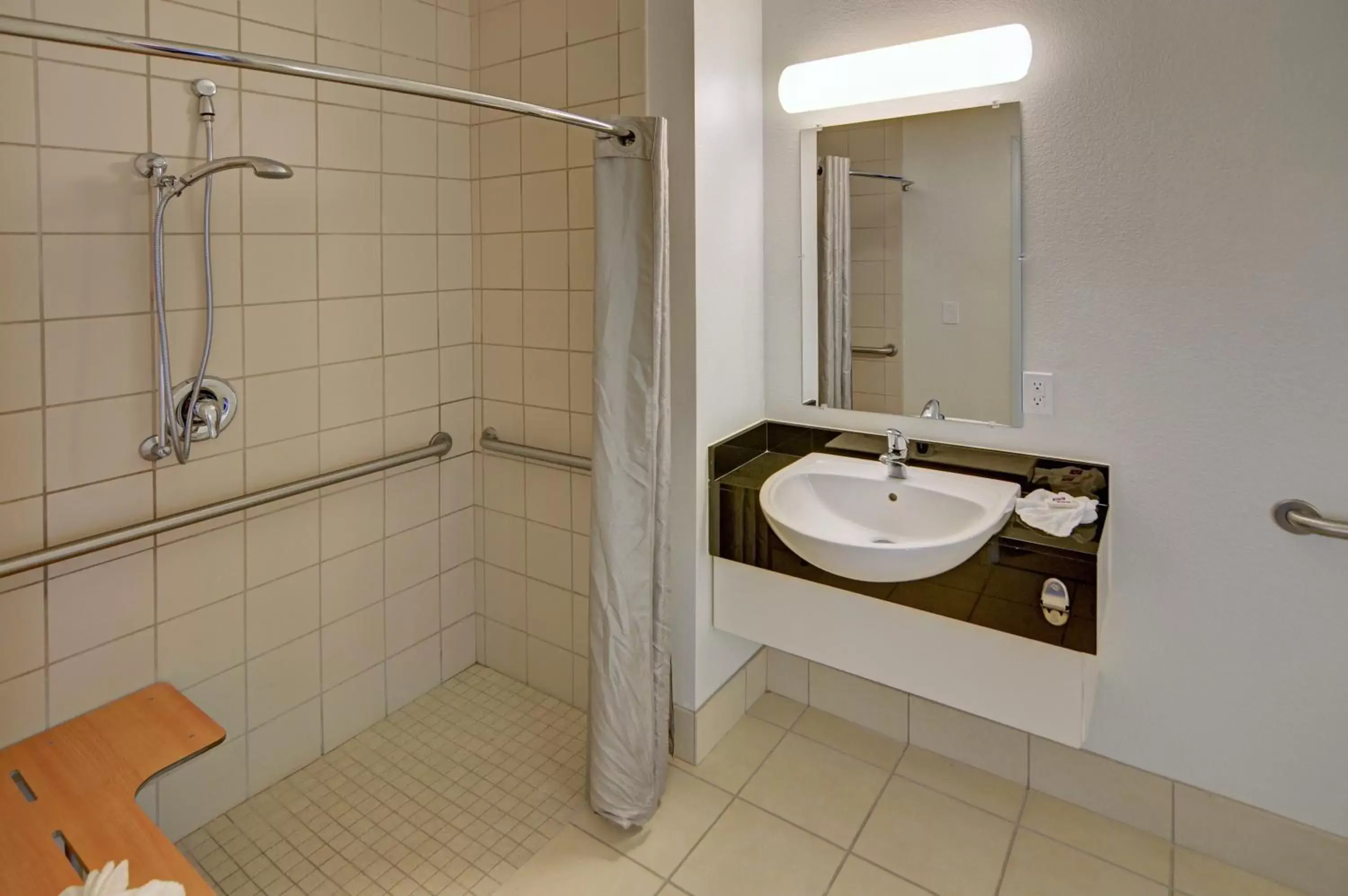 Shower, Bathroom in Motel 6-Roanoke, TX - Northlake - Speedway