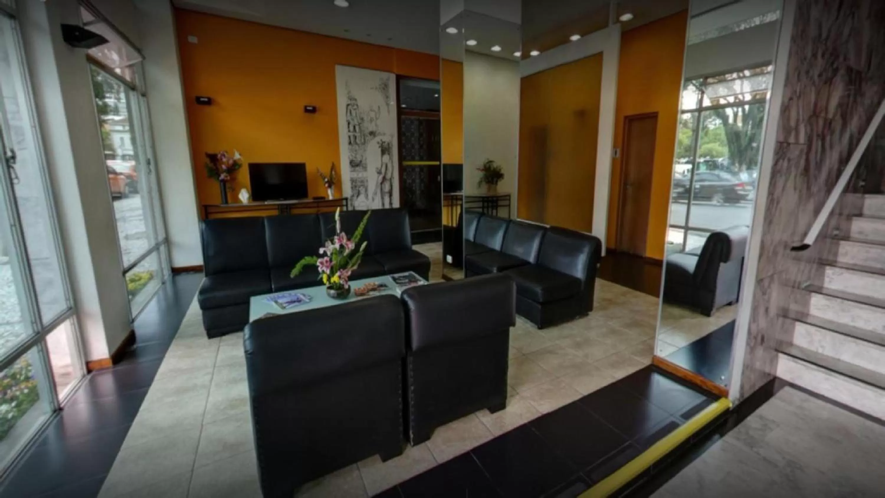 Lobby or reception in Rede Andrade Guaíra