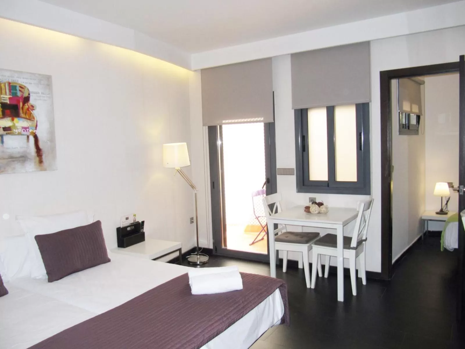 Photo of the whole room, Bed in Barcelona Fifteen central Aparthotel