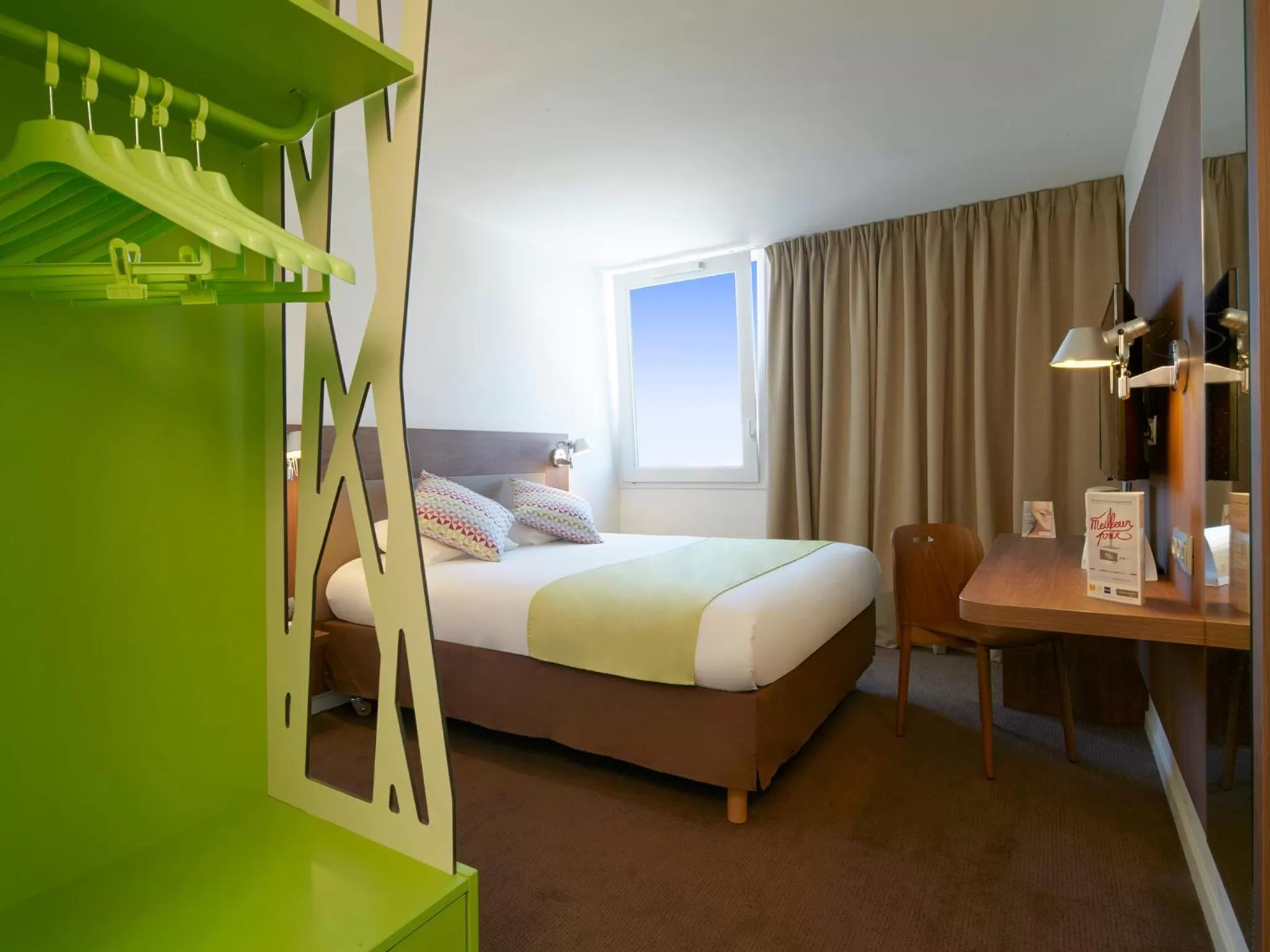 Bedroom, Bed in Campanile Ales Centre - Cévennes