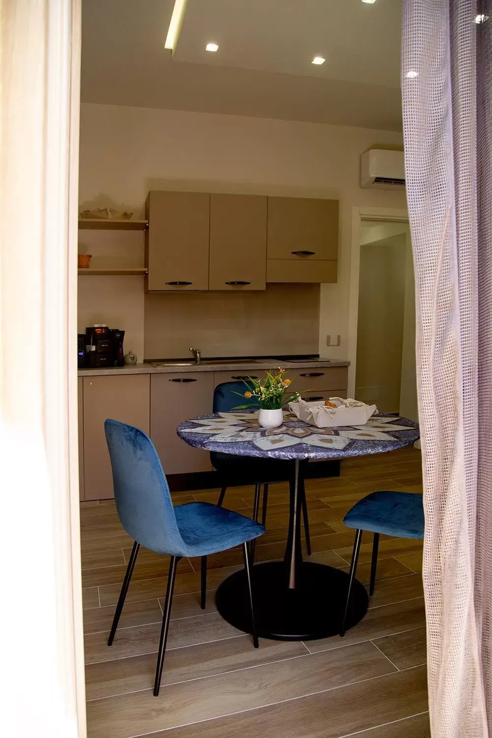 Kitchen or kitchenette, Dining Area in Fiore dei Templi - luxury suite experience