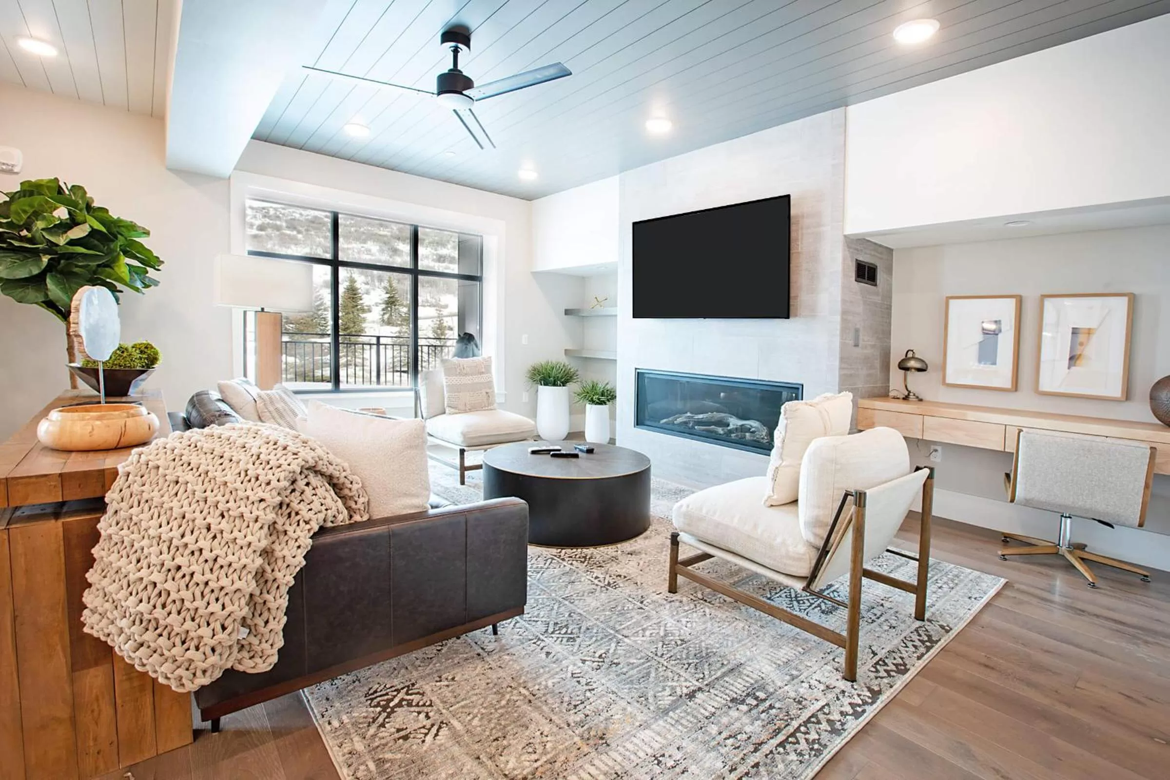 Living room in Black Rock Mountain Resort