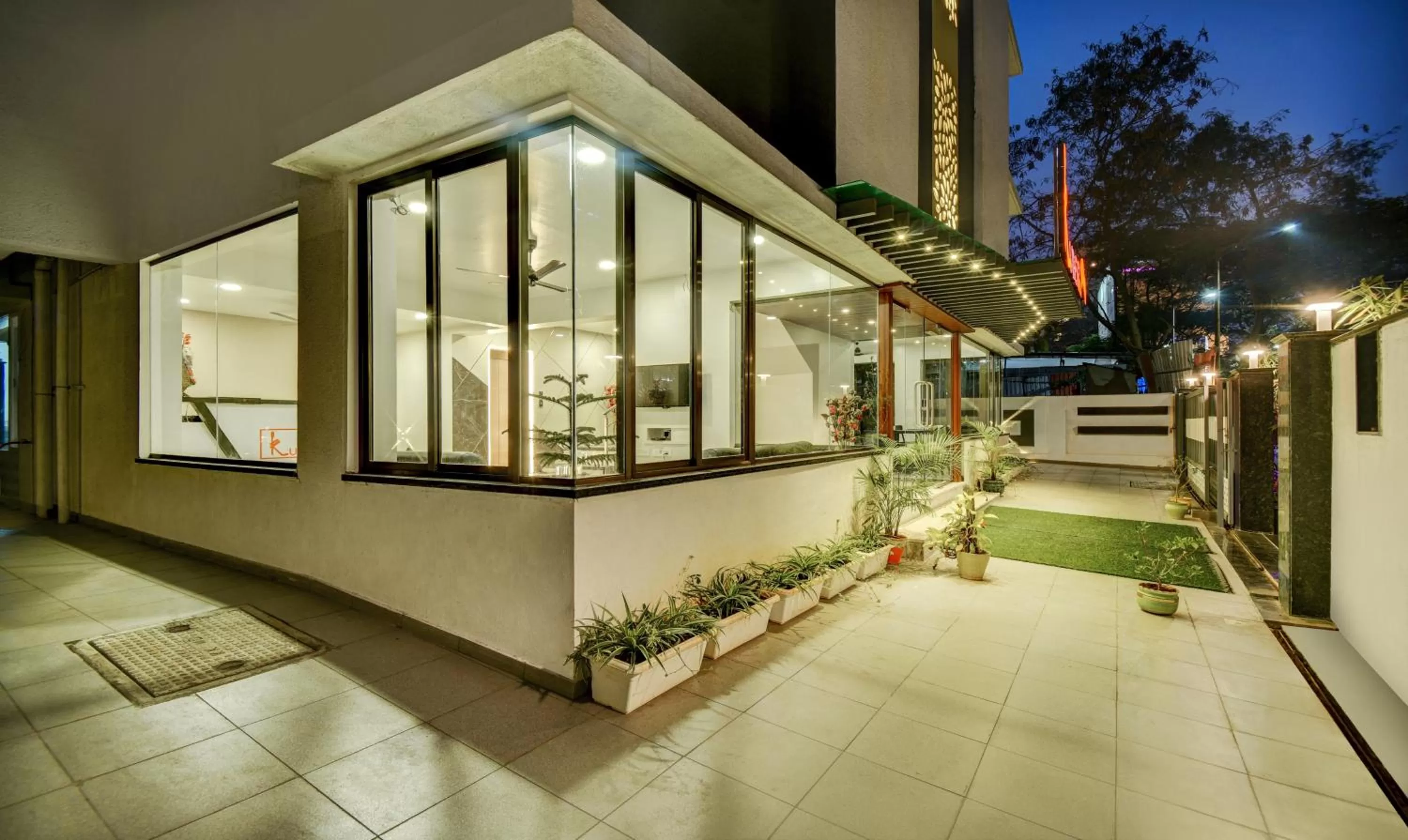 Facade/entrance, Property Building in Treebo Trend Kuber Inn