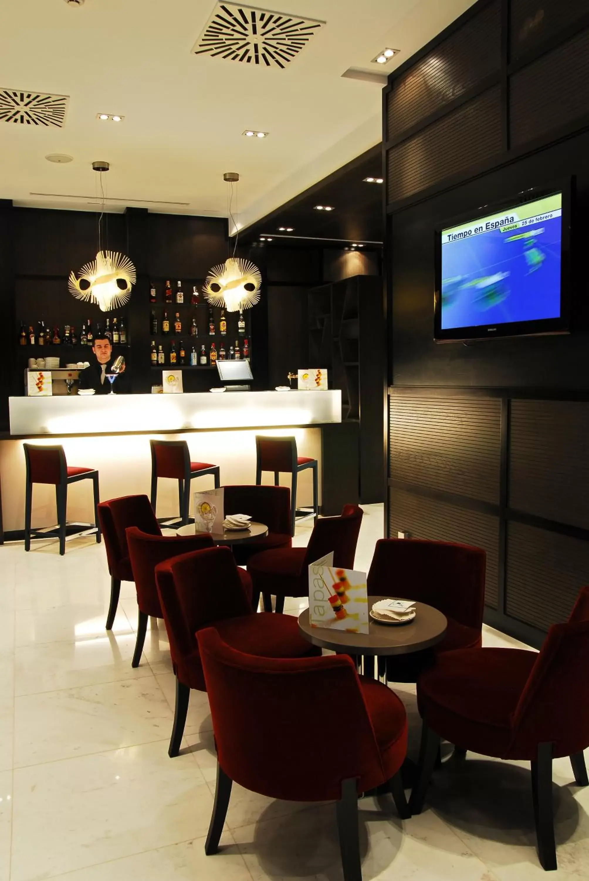 TV and multimedia, Restaurant/Places to Eat in Grupotel Gran Via 678