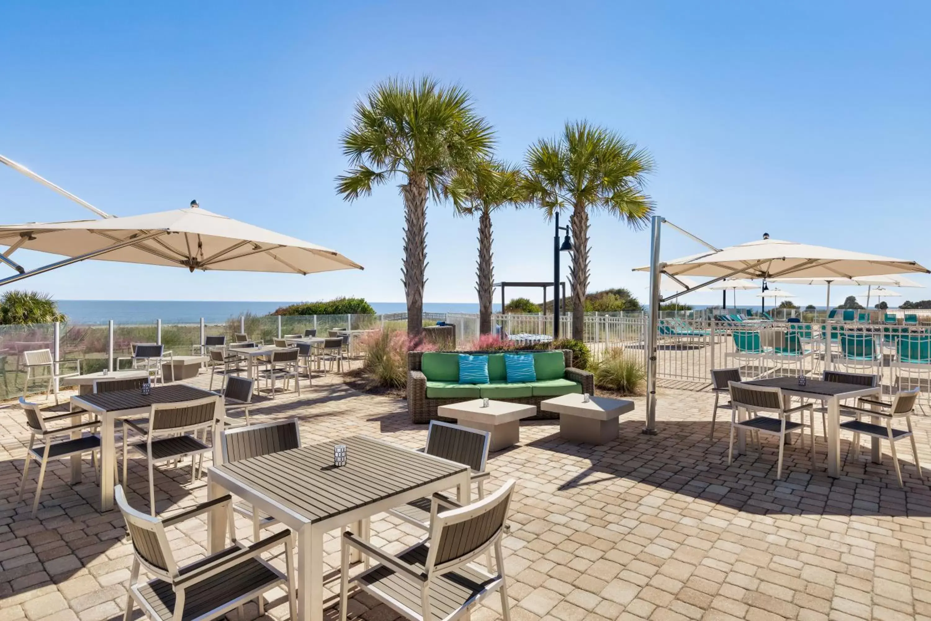 Restaurant/Places to Eat in Holiday Inn Resort Jekyll Island, an IHG Hotel