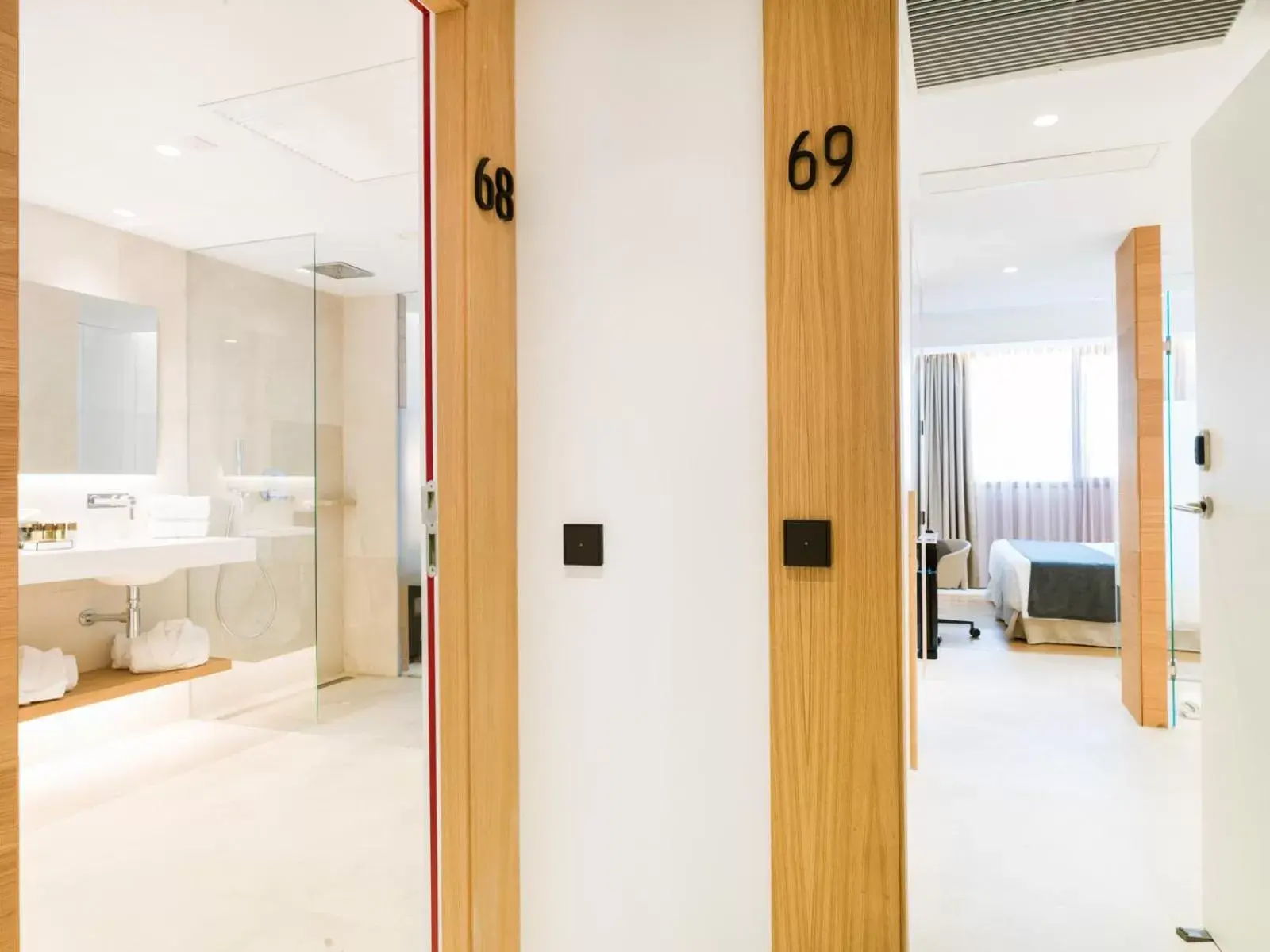 Bathroom in Nakar Hotel