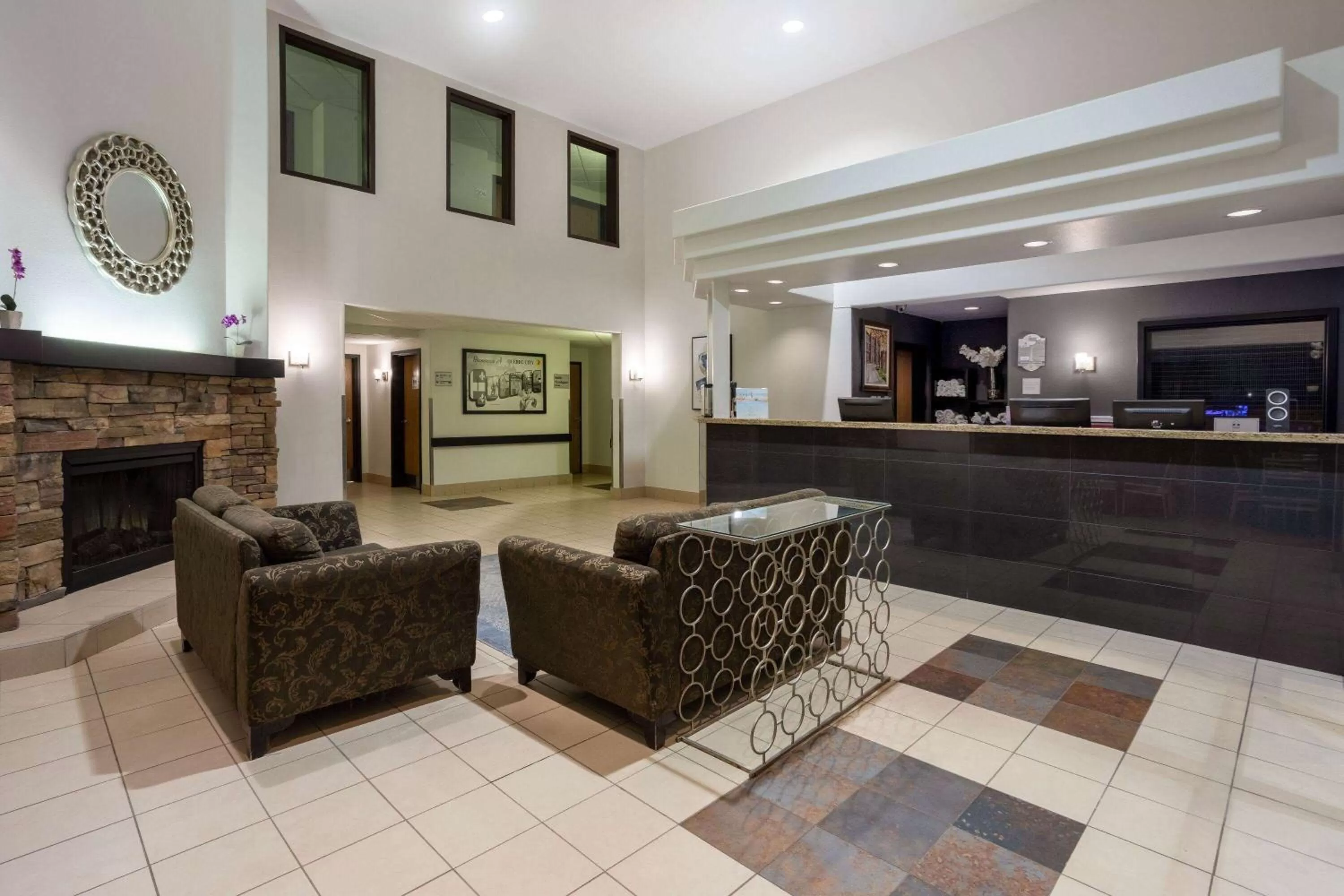 Lobby or reception in Super 8 by Wyndham Quebec City