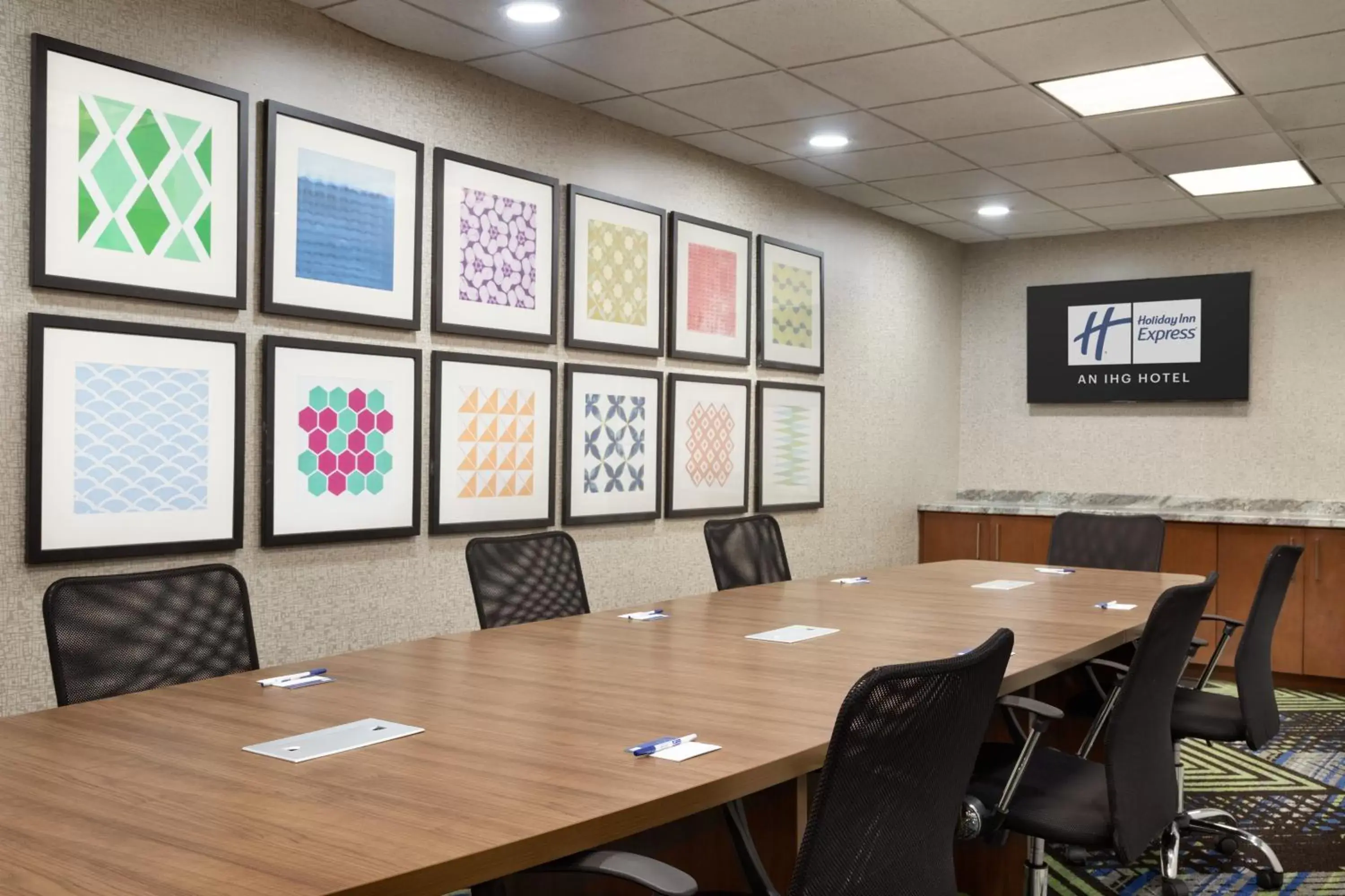 Meeting/conference room, Business Area/Conference Room in Holiday Inn Express & Suites Searcy, an IHG Hotel