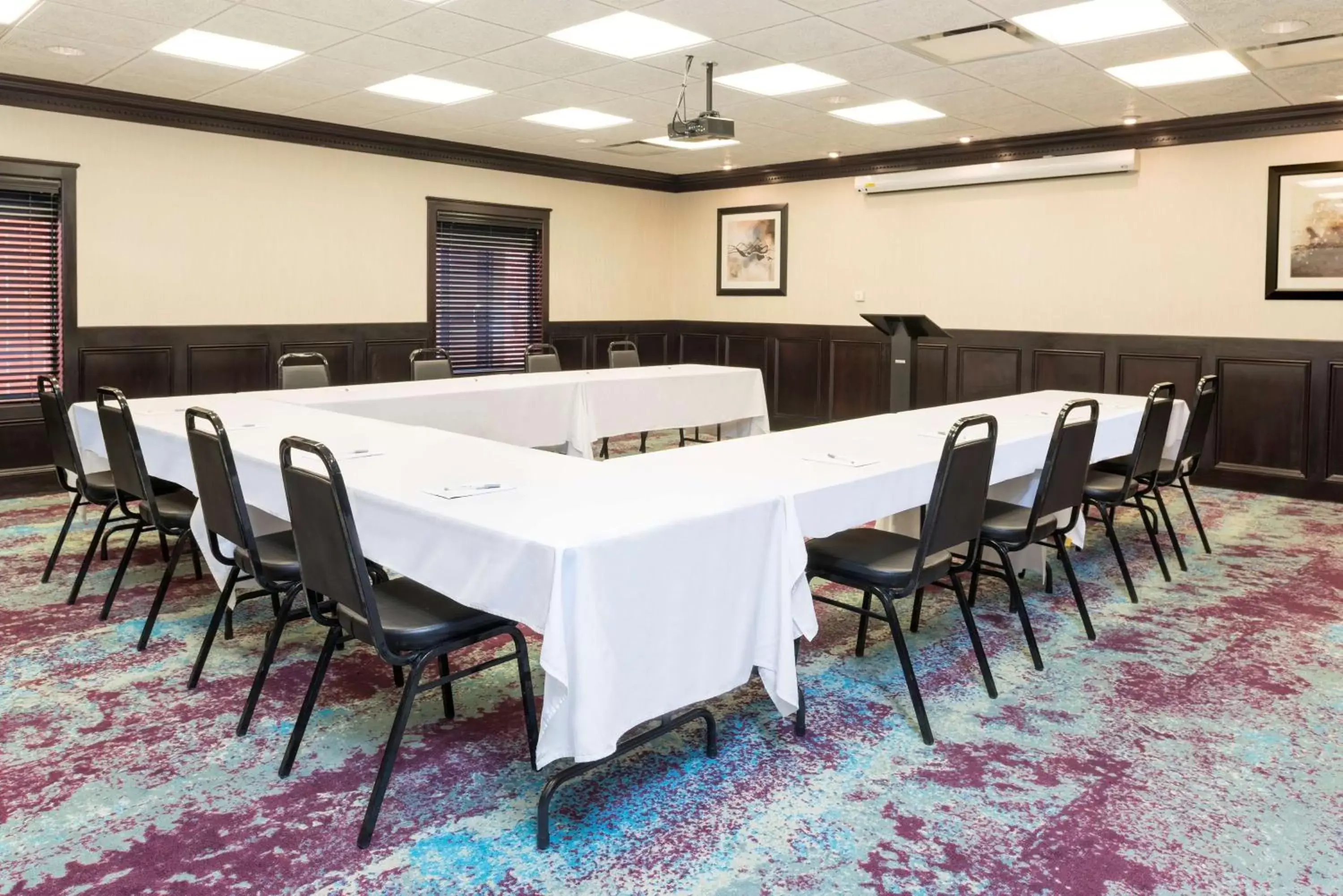 Meeting/conference room in Hampton Inn Detroit Roseville