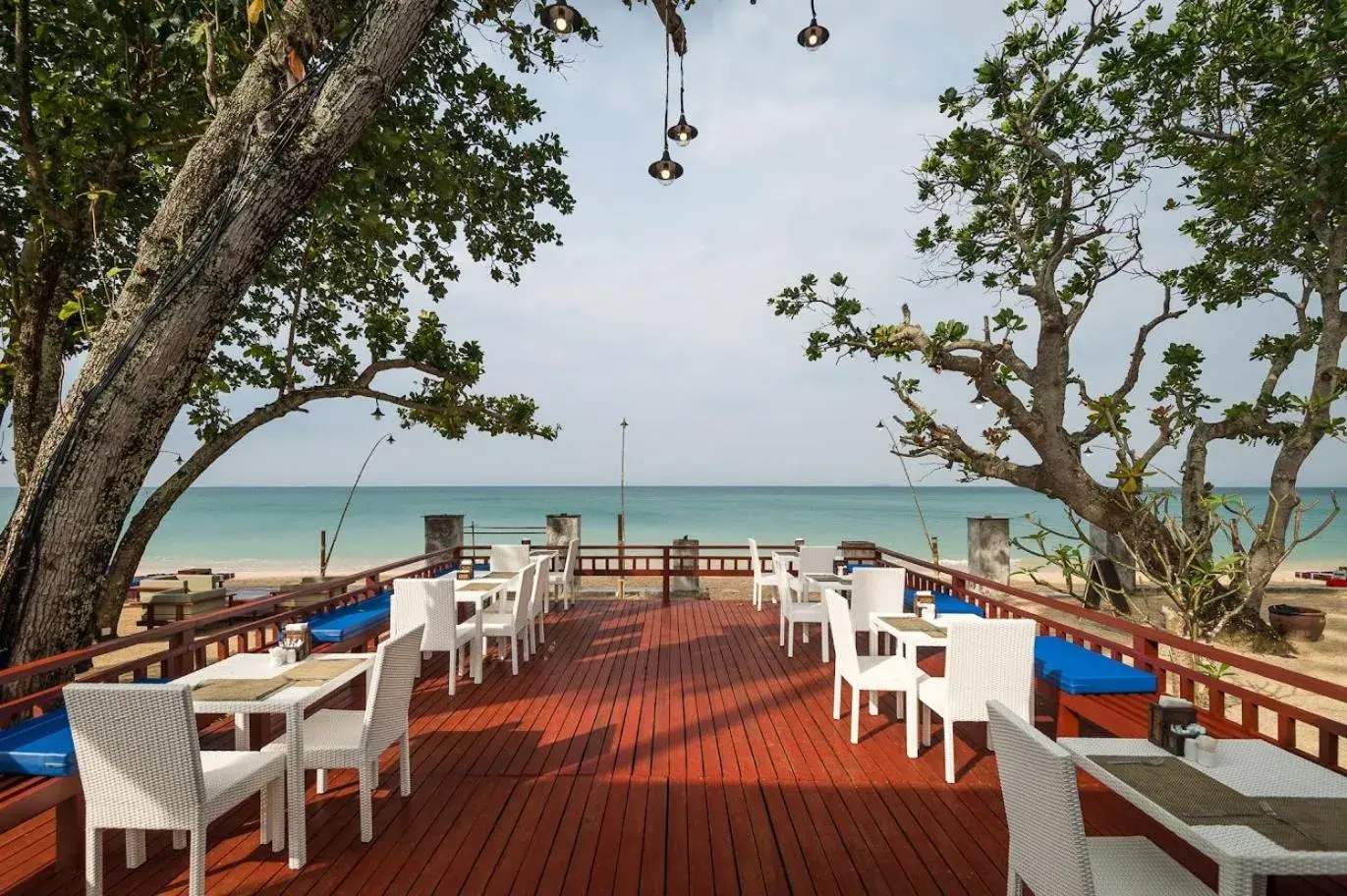 Restaurant/places to eat in Lanta Sand Resort & Spa