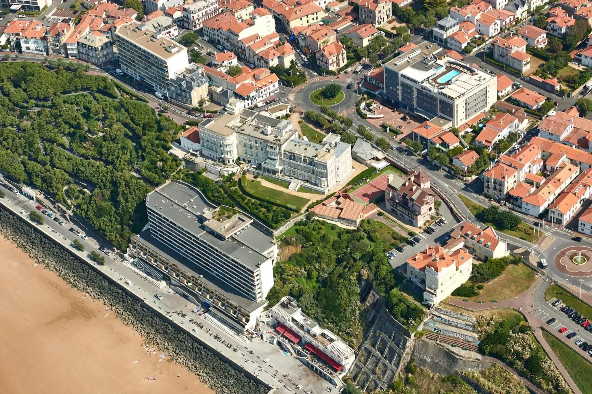 Bird's eye view, Bird's-eye View in Radisson Blu Hotel Biarritz