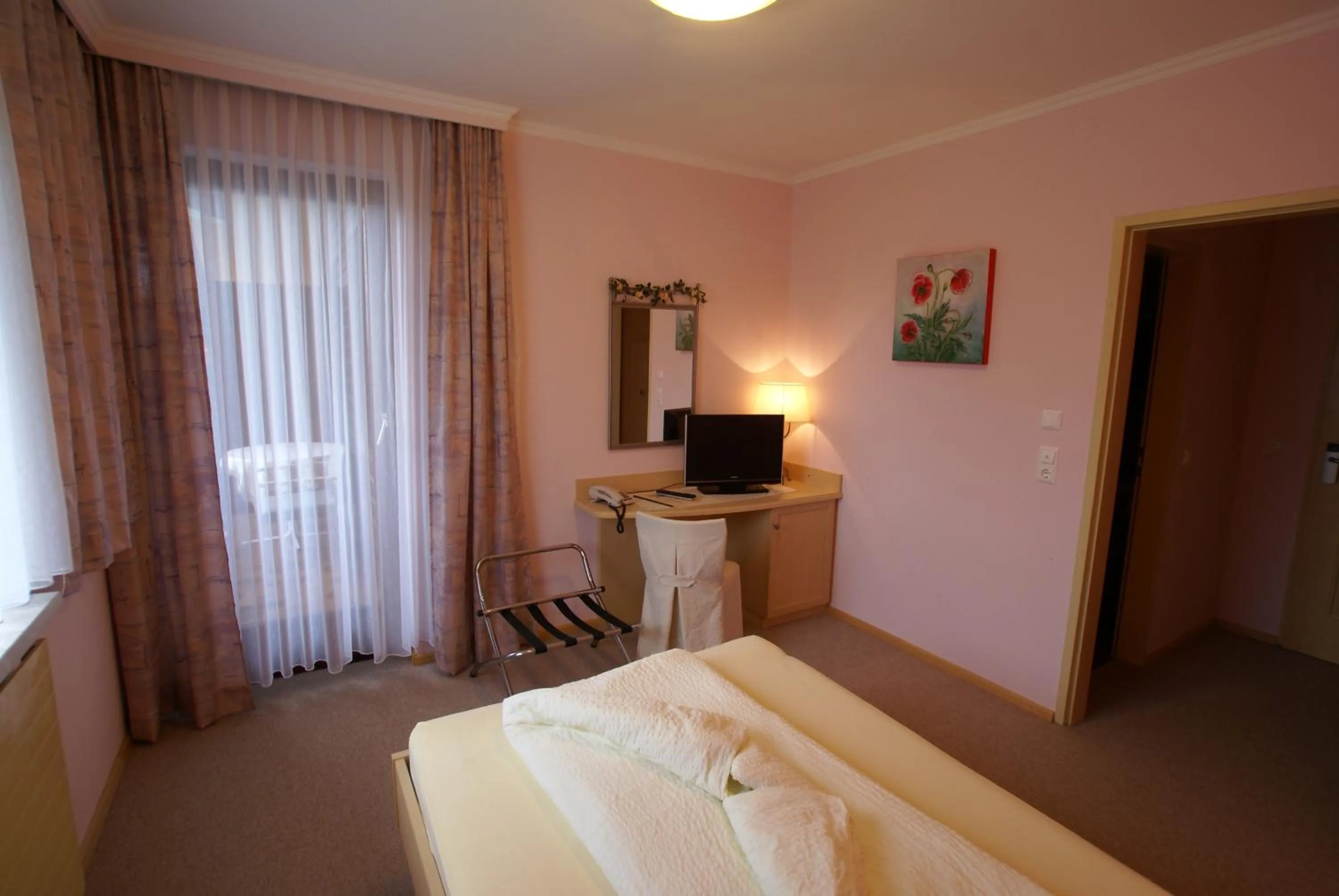 Bed in Gasthof Hotel Zur Post