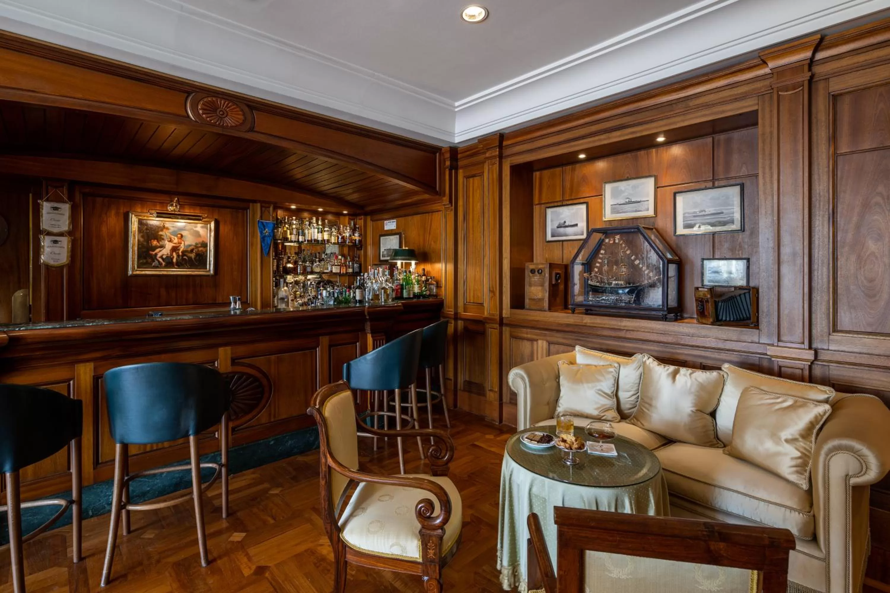 Lounge or bar in Excelsior Palace Portofino Coast