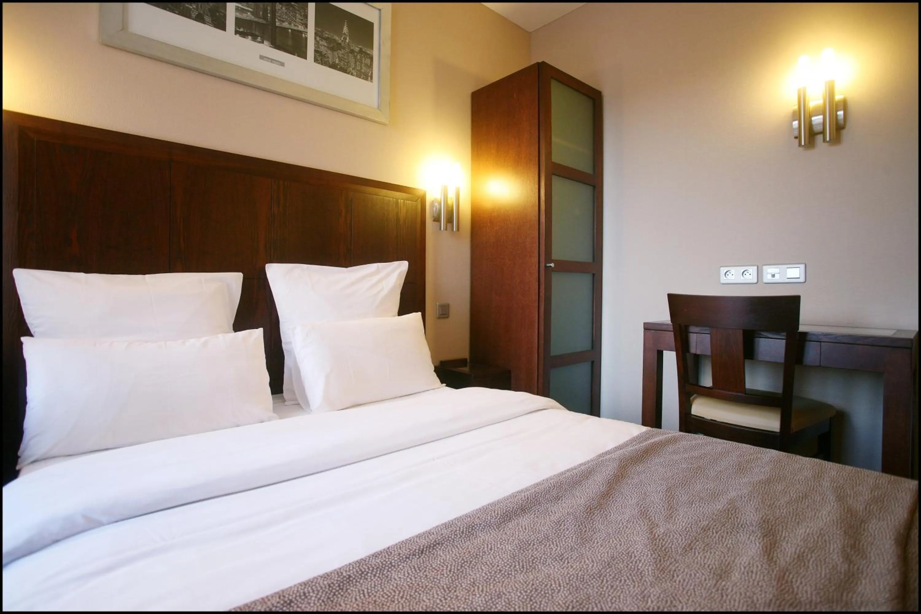 Bed in Grand Hotel Francais