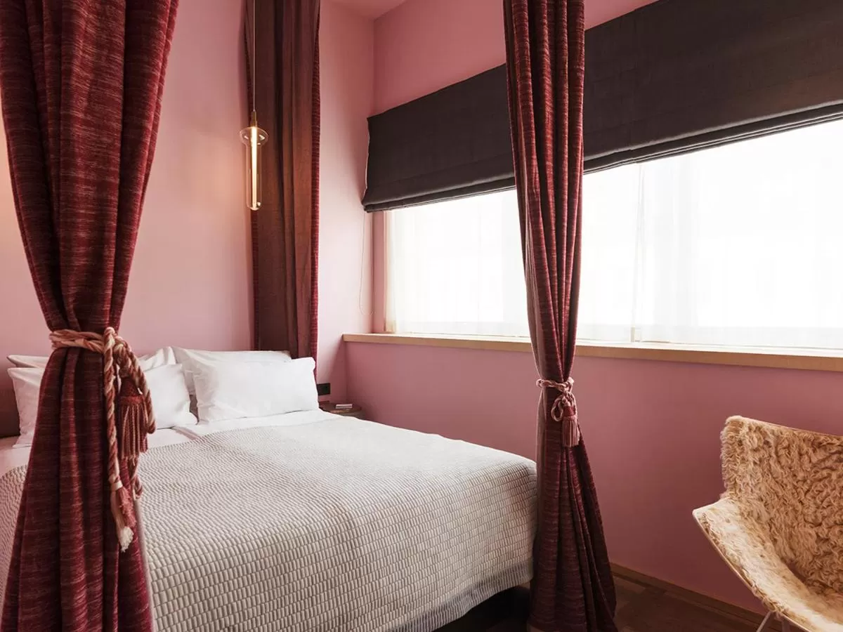 Bed in The Flushing Meadows Hotel