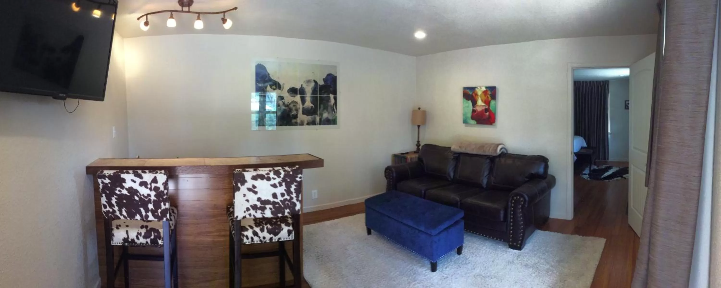 Seating Area in The Crest Motel